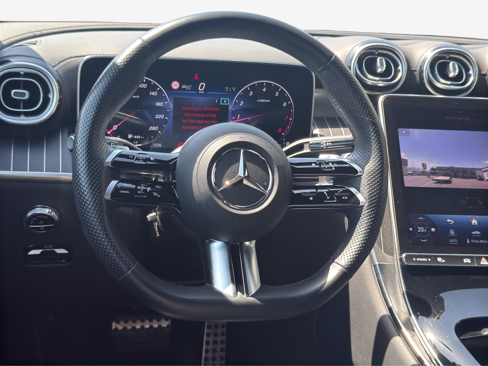 MERCEDES-BENZ GLC 300 4Matic AMG Line 9G-Tronic-image-9
