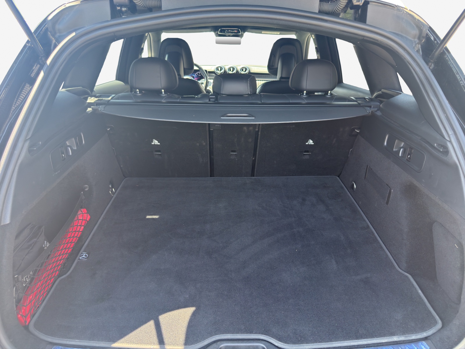 MERCEDES-BENZ GLC 300 4Matic AMG Line 9G-Tronic-image-12