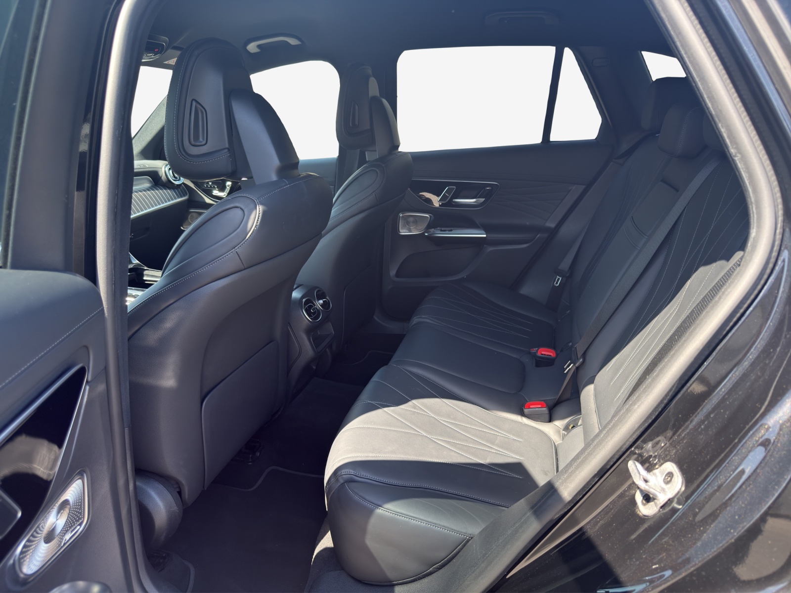 MERCEDES-BENZ GLC 300 4Matic AMG Line 9G-Tronic-image-11