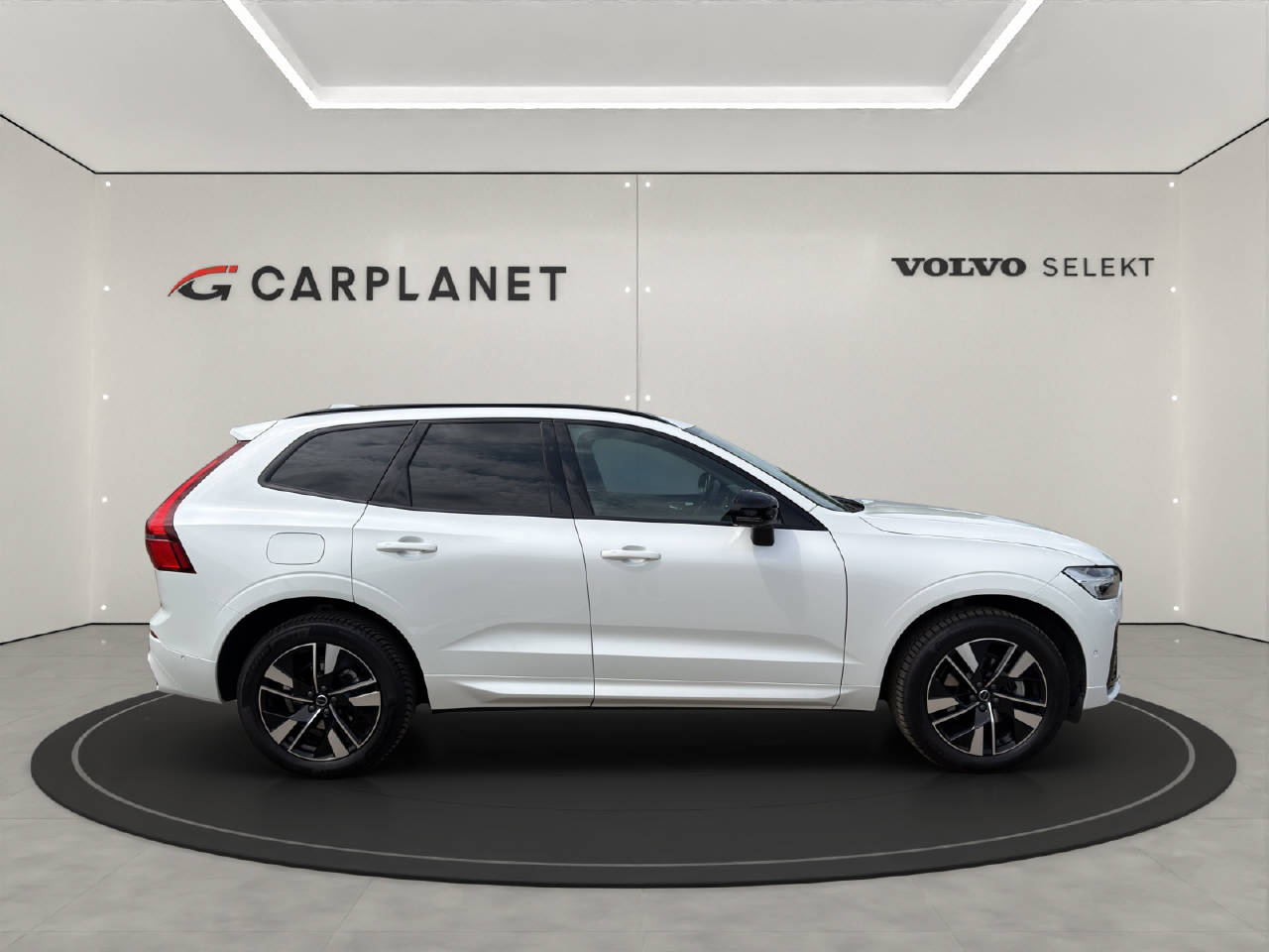 VOLVO XC60 2.0 B5 MH Plus Dark AWD-image-5