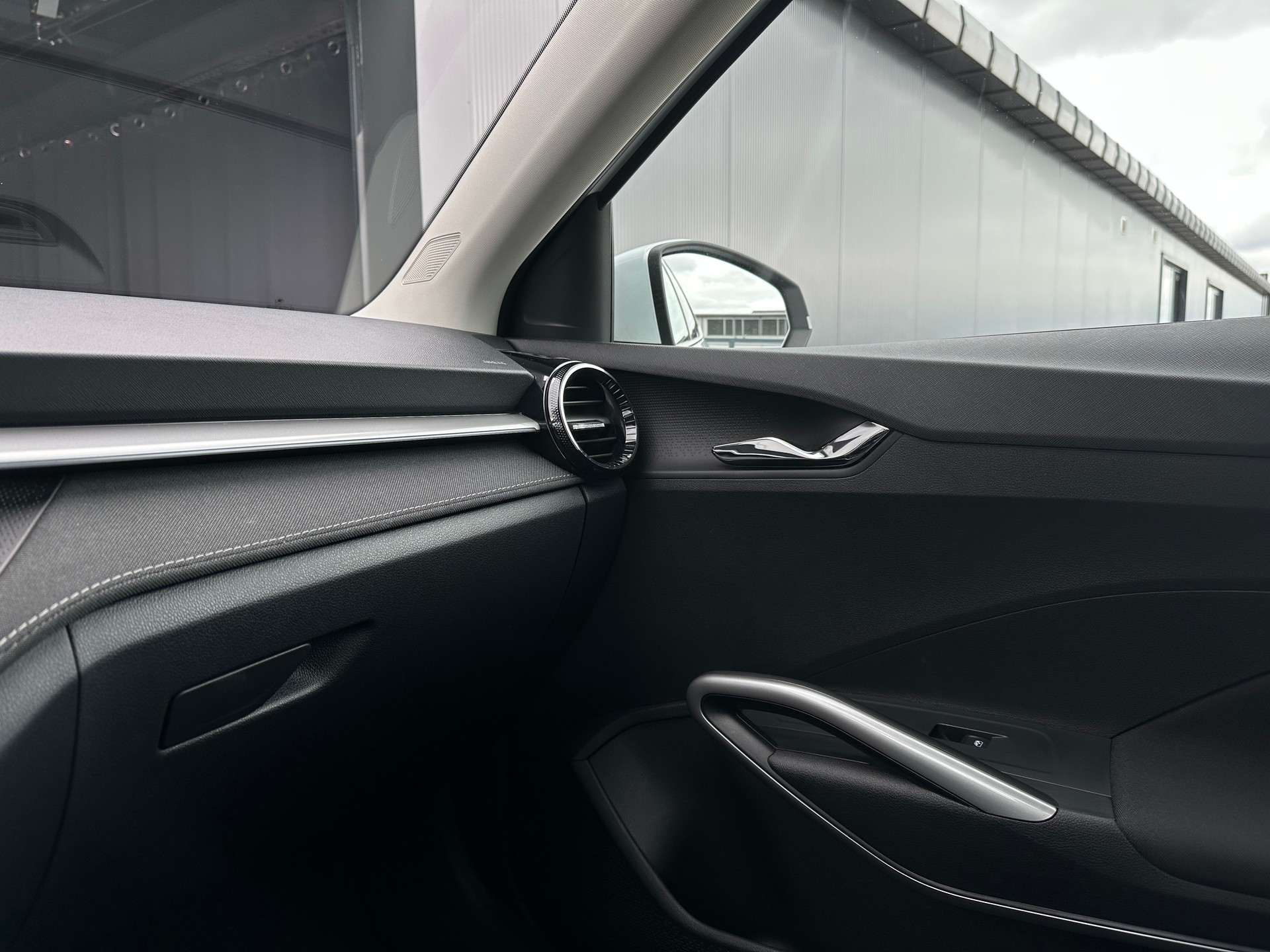 SKODA Fabia 1.0 TSI Selection DSG-image-21