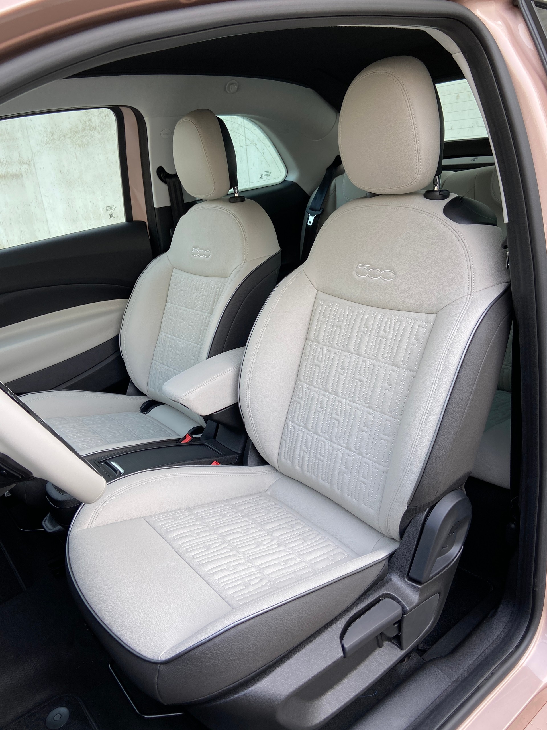 FIAT 500 C electric 87 kW La Prima-image-6