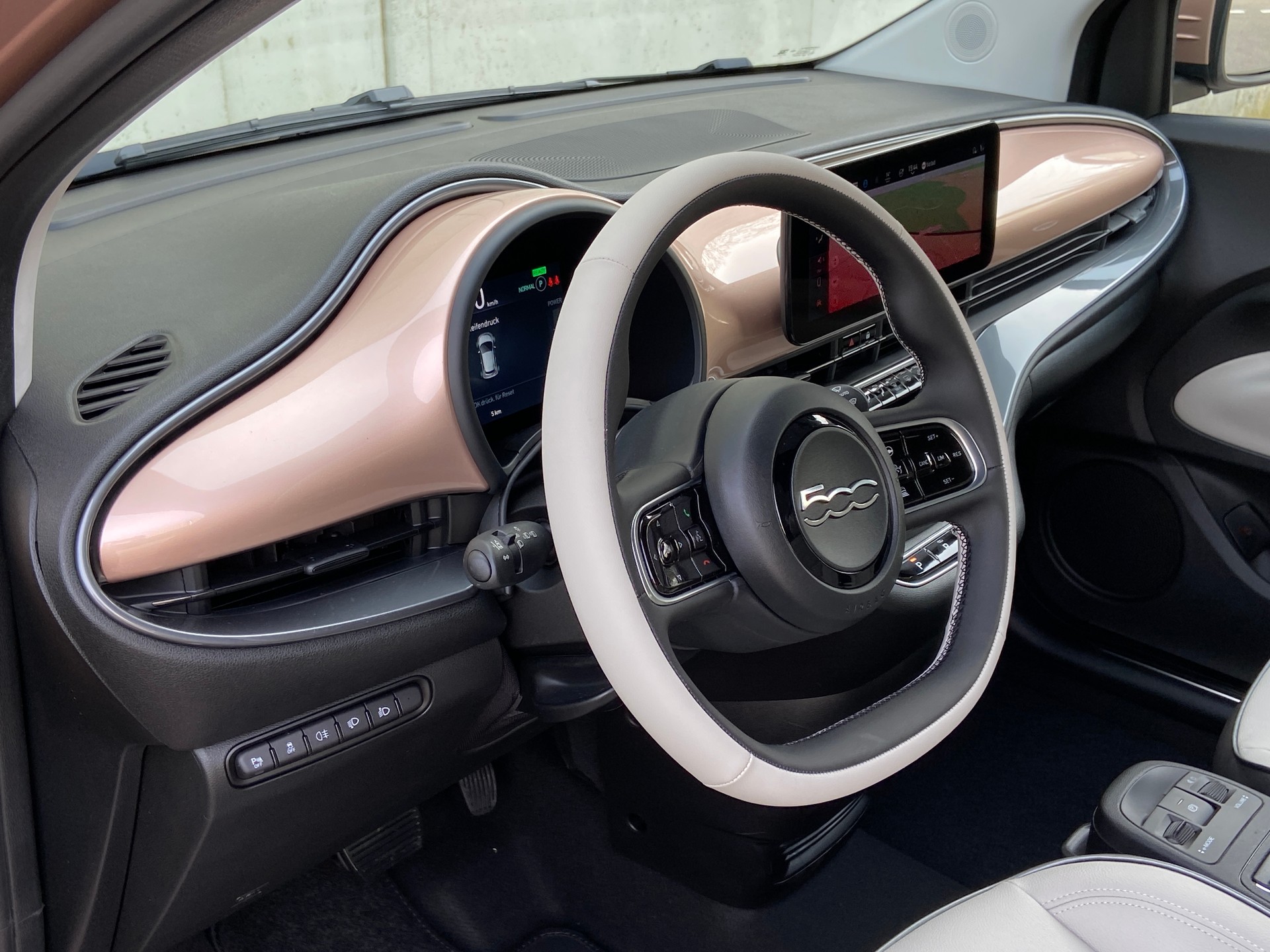 FIAT 500 C electric 87 kW La Prima-image-5