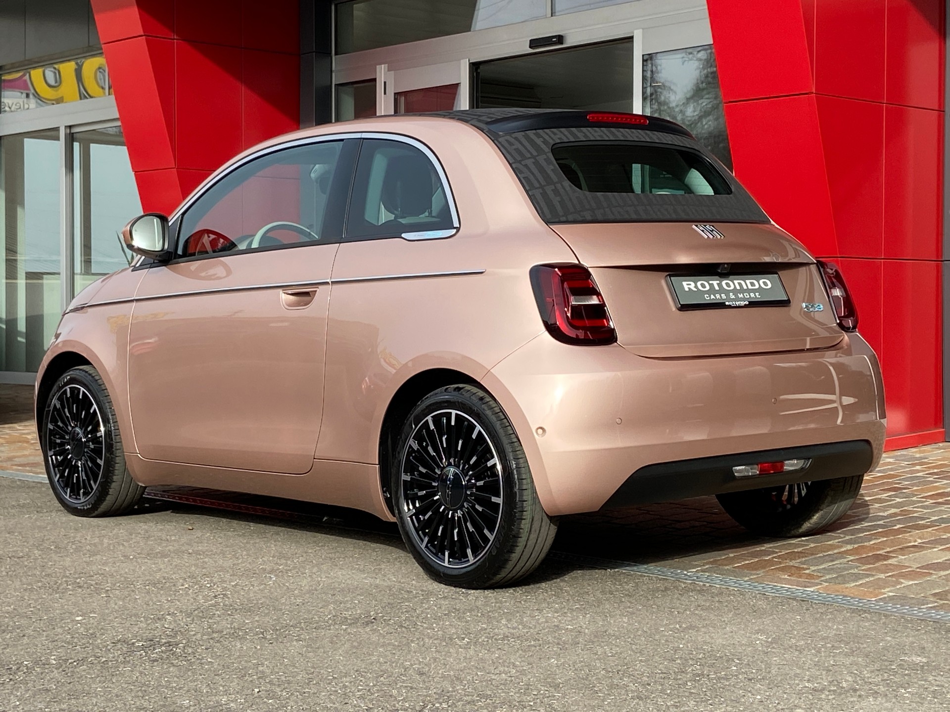 FIAT 500 C electric 87 kW La Prima-image-16