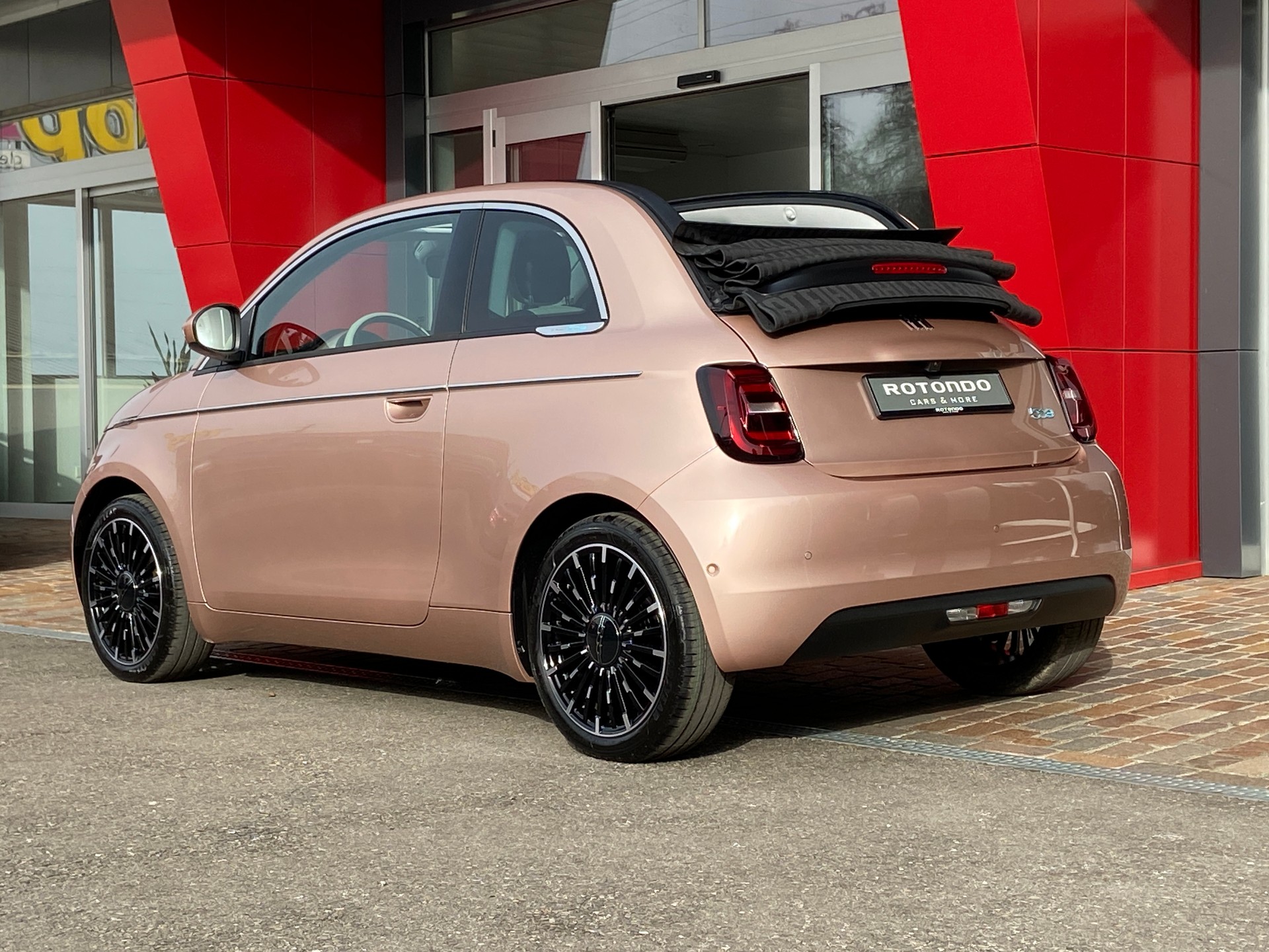 FIAT 500 C electric 87 kW La Prima-image-15