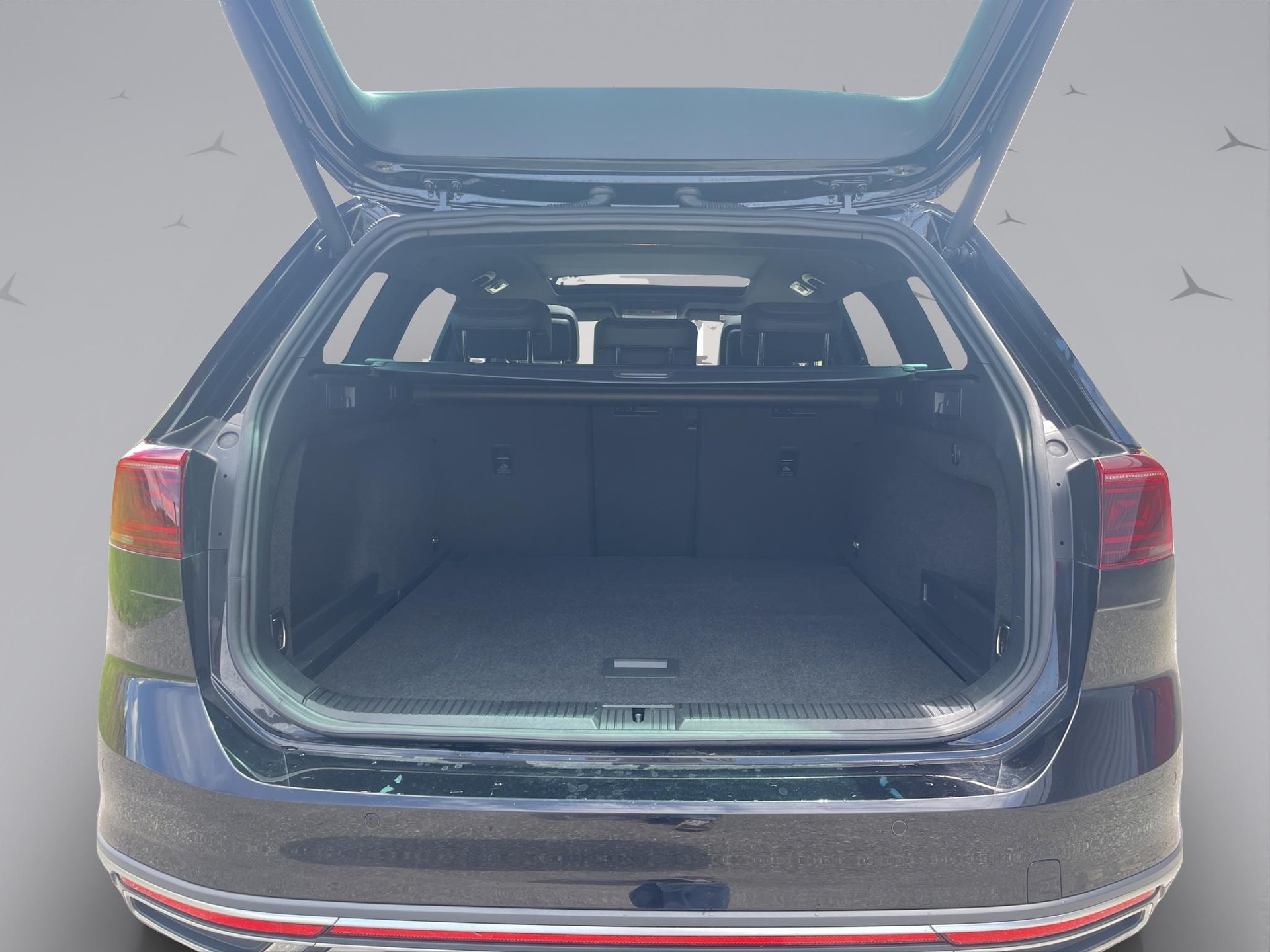 VW Passat Variant 2.0 TSI Alltrack DSG 4m-image-18