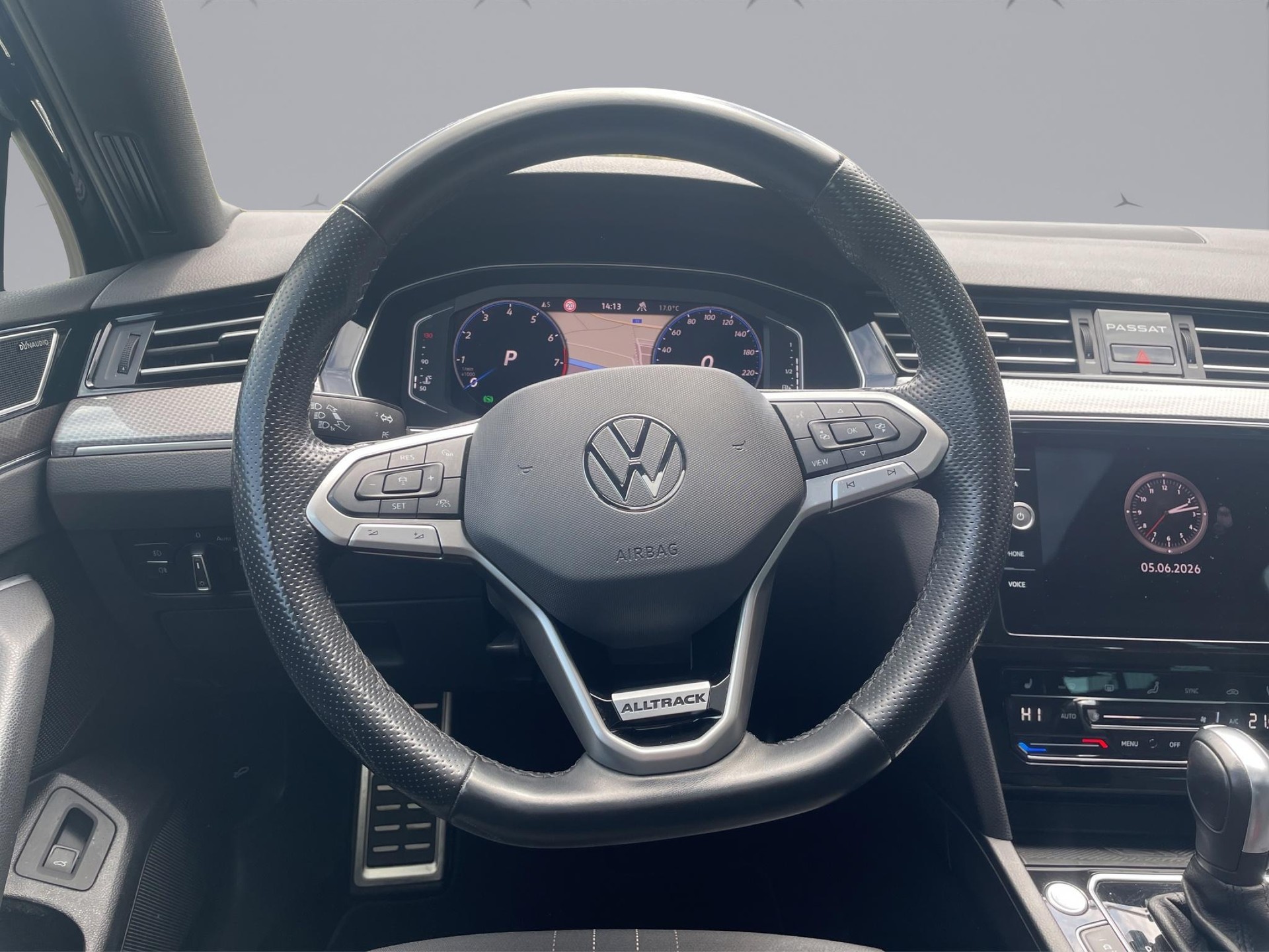 VW Passat Variant 2.0 TSI Alltrack DSG 4m-image-11