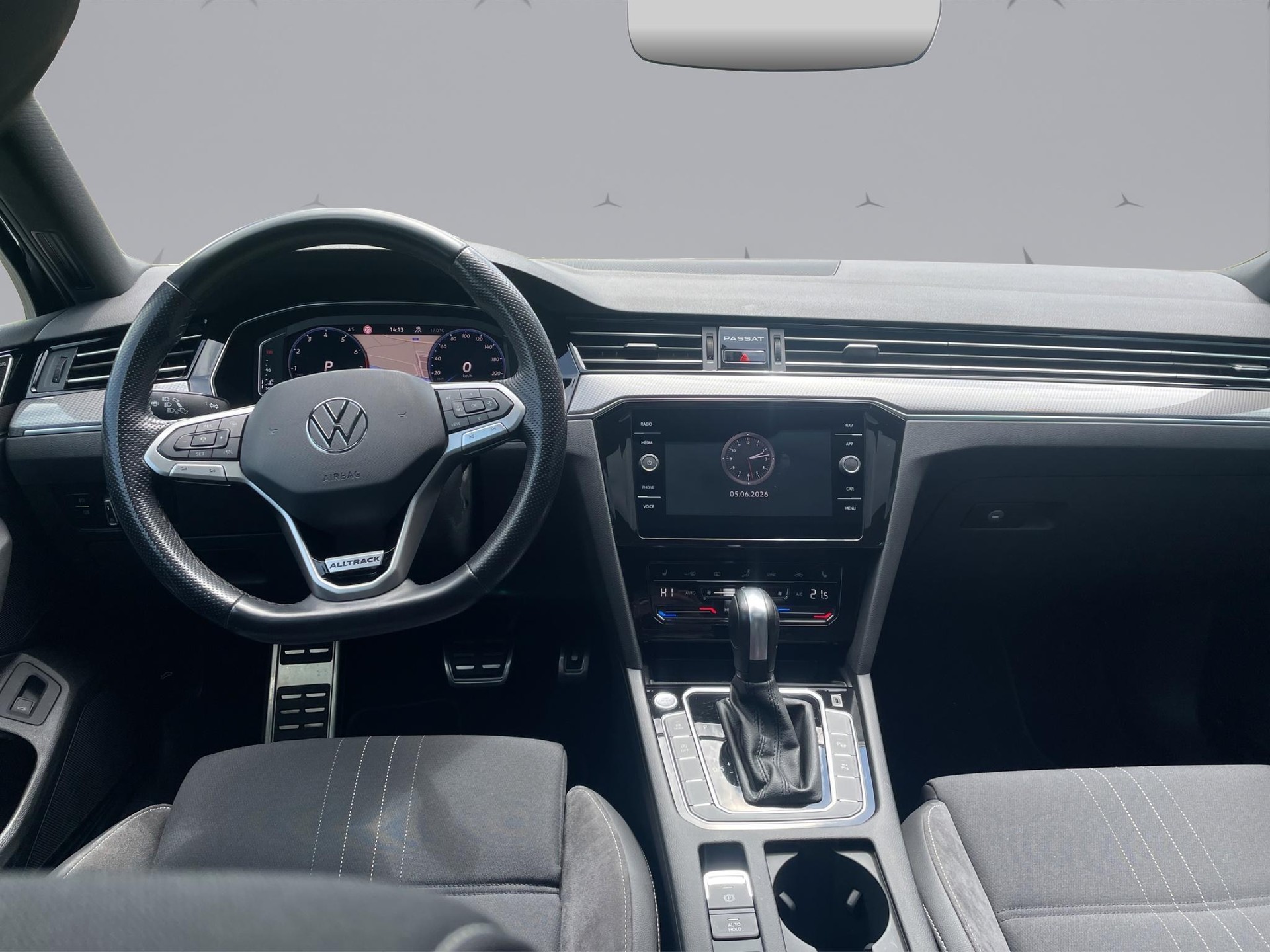 VW Passat Variant 2.0 TSI Alltrack DSG 4m-image-13