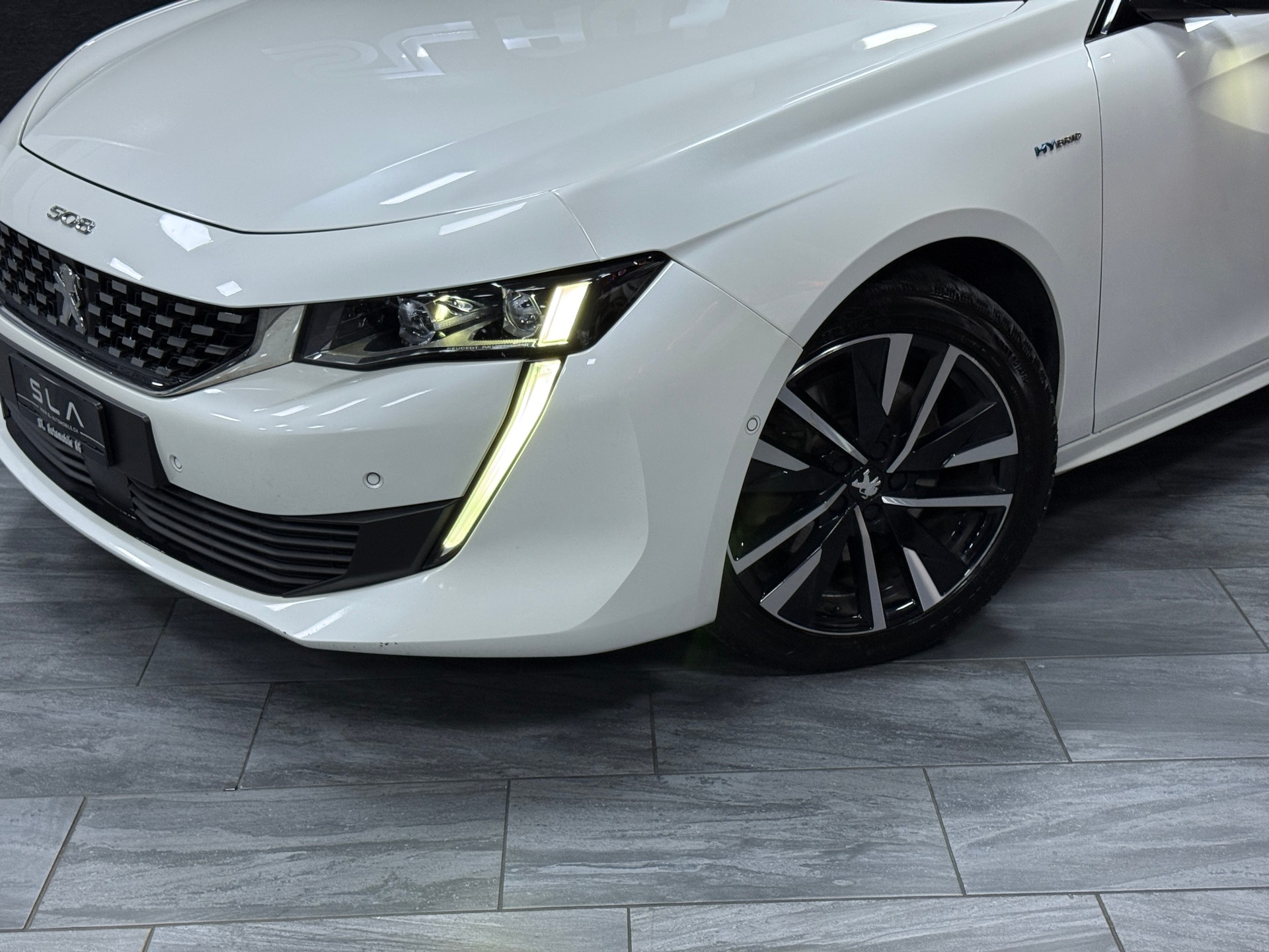 PEUGEOT 508 SW 1.6 PHEV Allure EAT8 / CH Fz-image-1
