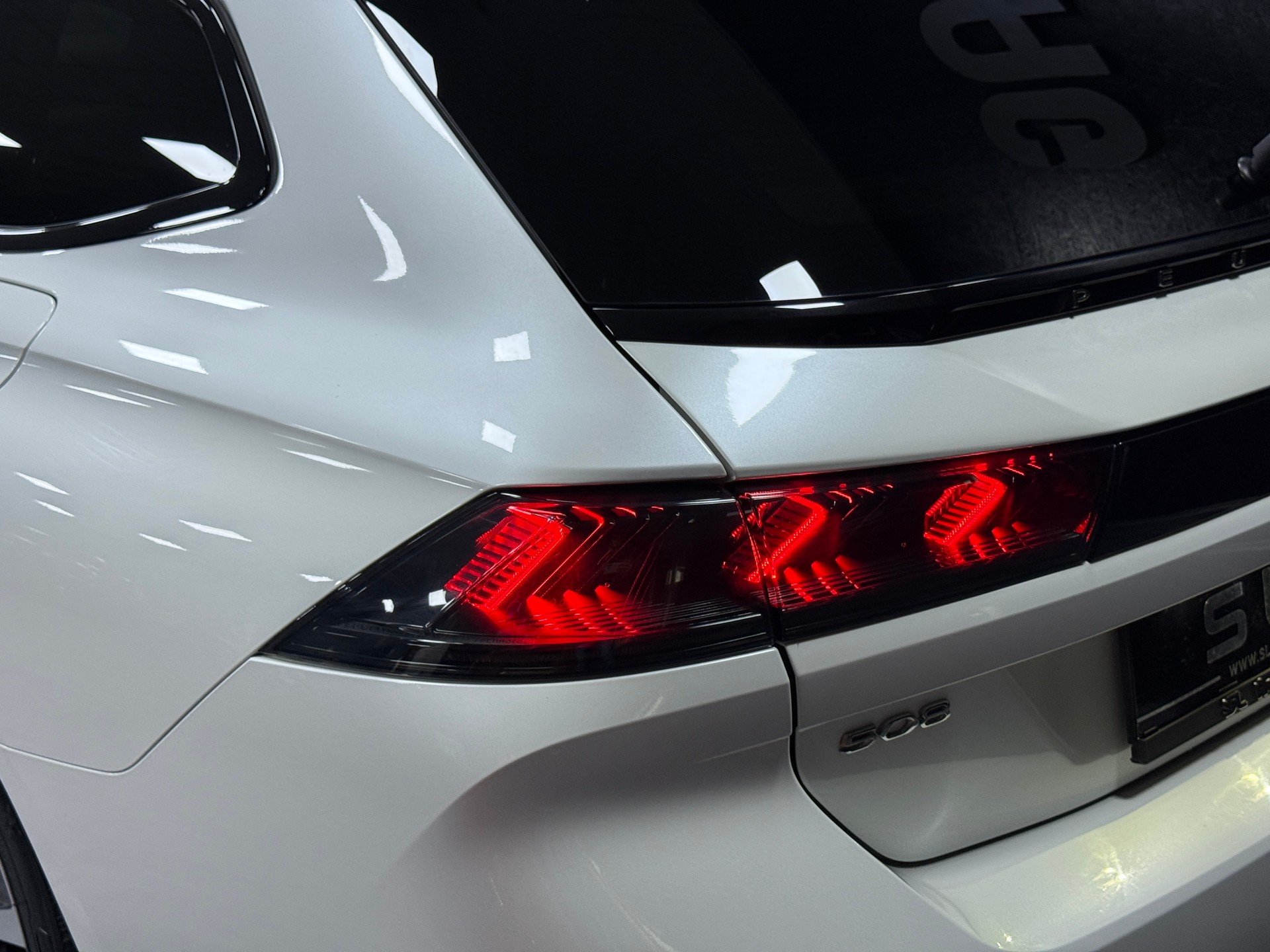PEUGEOT 508 SW 1.6 PHEV Allure EAT8 / CH Fz-image-6