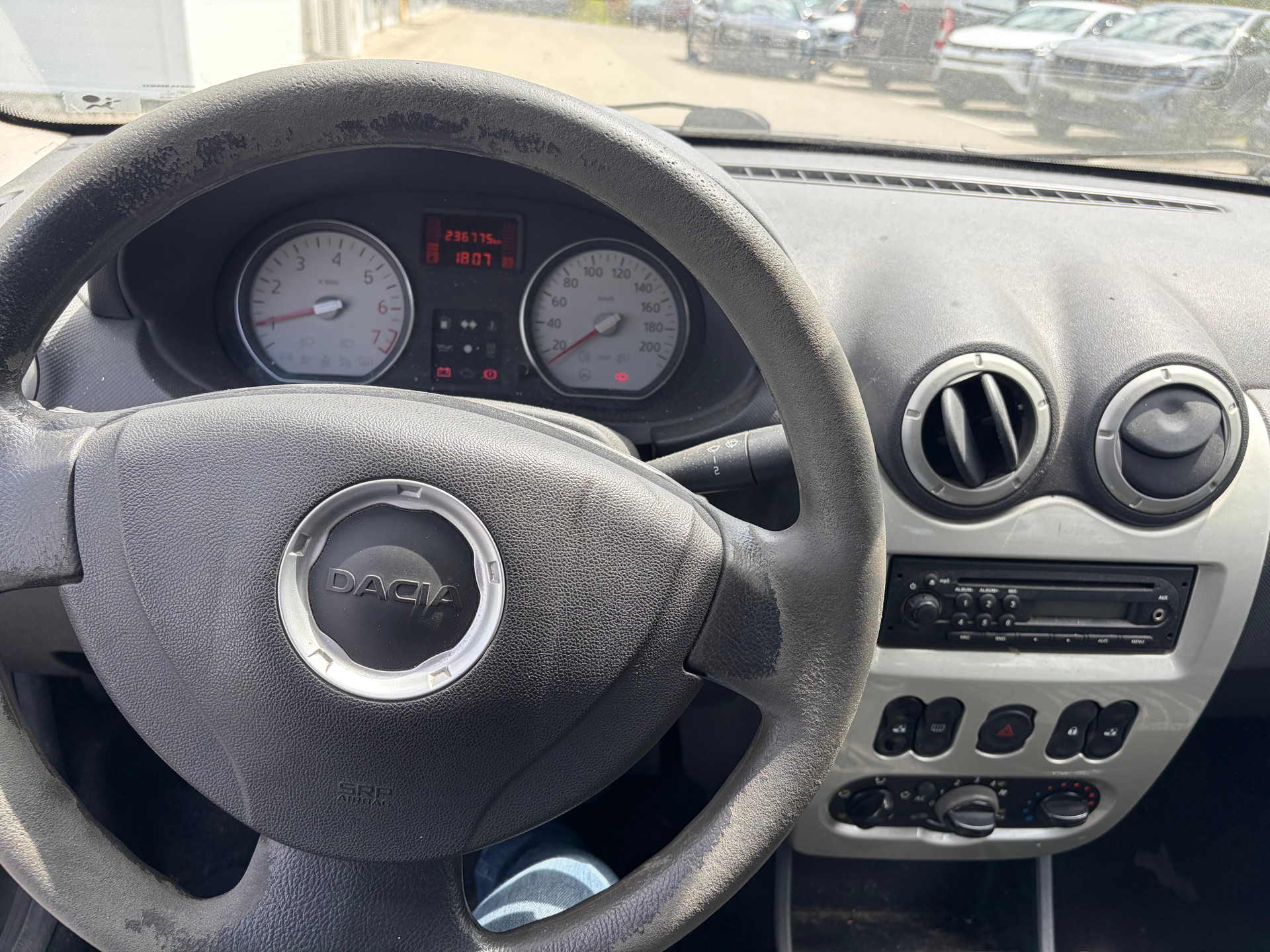 DACIA Logan 1.6 16V E85 Lauréate-image-7