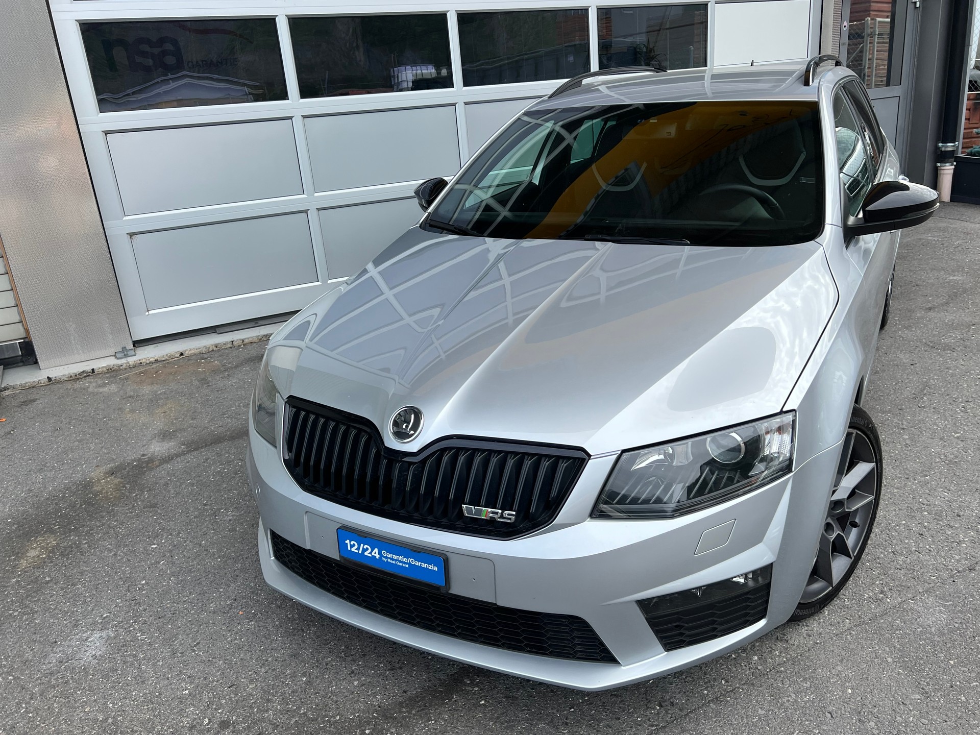 SKODA Octavia Combi 2.0 TSI RS DSG *** Navigation * Teilleder * Radio- DAB * frisch ab MFK * 1 Jahr Garantie ist möglich ***-image-2