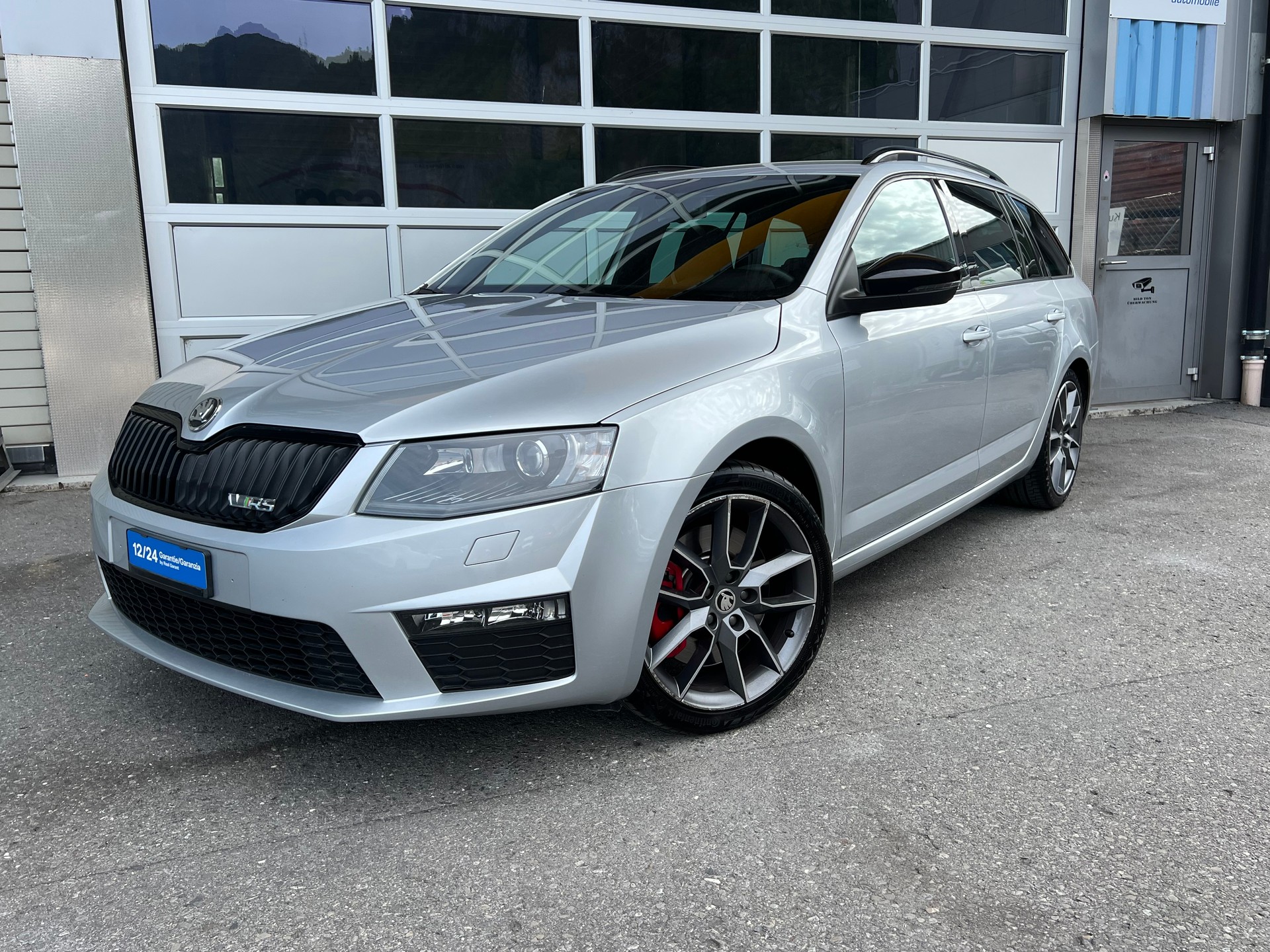 SKODA Octavia Combi 2.0 TSI RS DSG *** Navigation * Teilleder * Radio- DAB * frisch ab MFK * 1 Jahr Garantie ist möglich ***-image-1