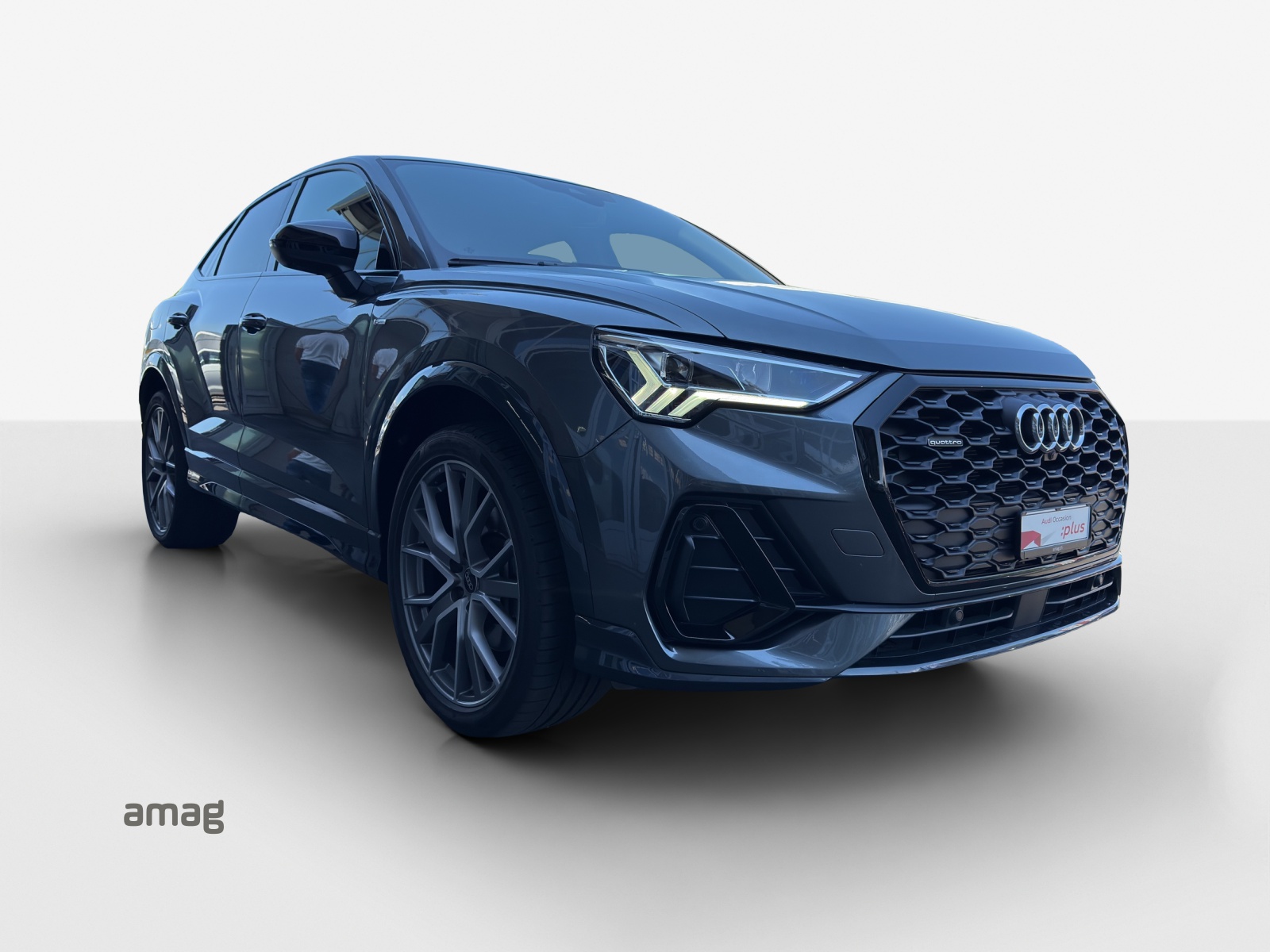 AUDI Q3 Sportback 45 TFSI S line quattro S-tronic-image-5