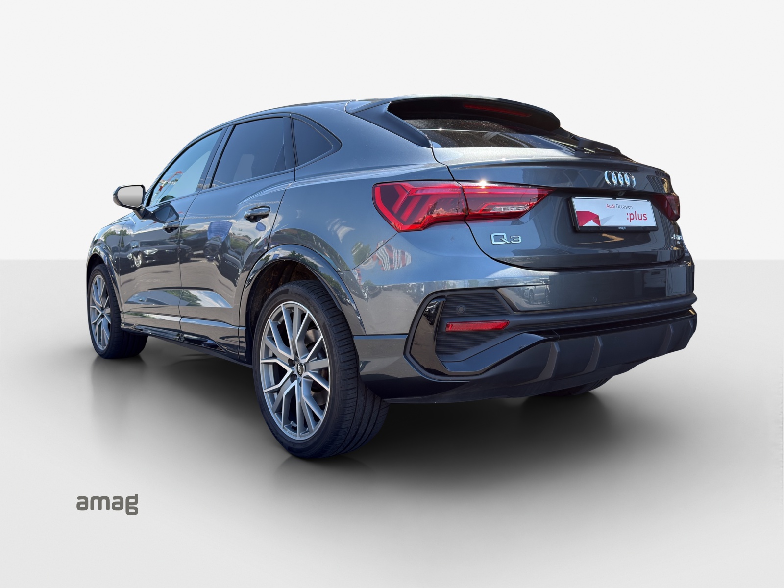 AUDI Q3 Sportback 45 TFSI S line quattro S-tronic-image-2