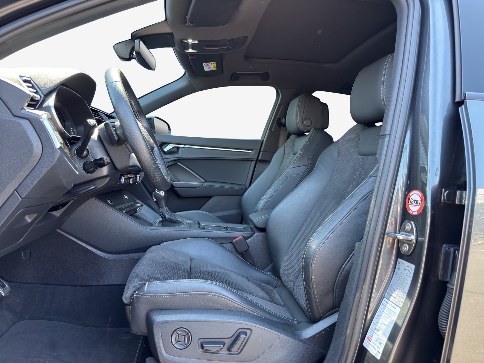AUDI Q3 Sportback 45 TFSI S line quattro S-tronic-image-7