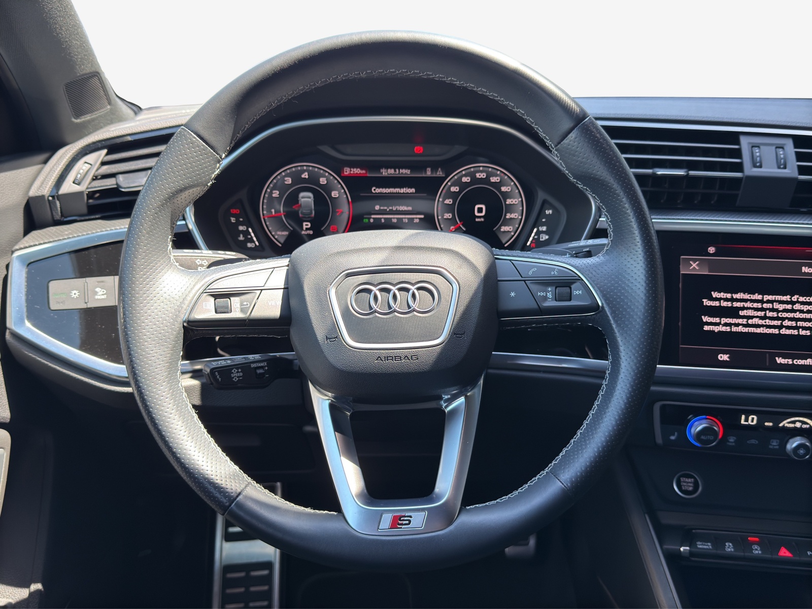 AUDI Q3 Sportback 45 TFSI S line quattro S-tronic-image-9
