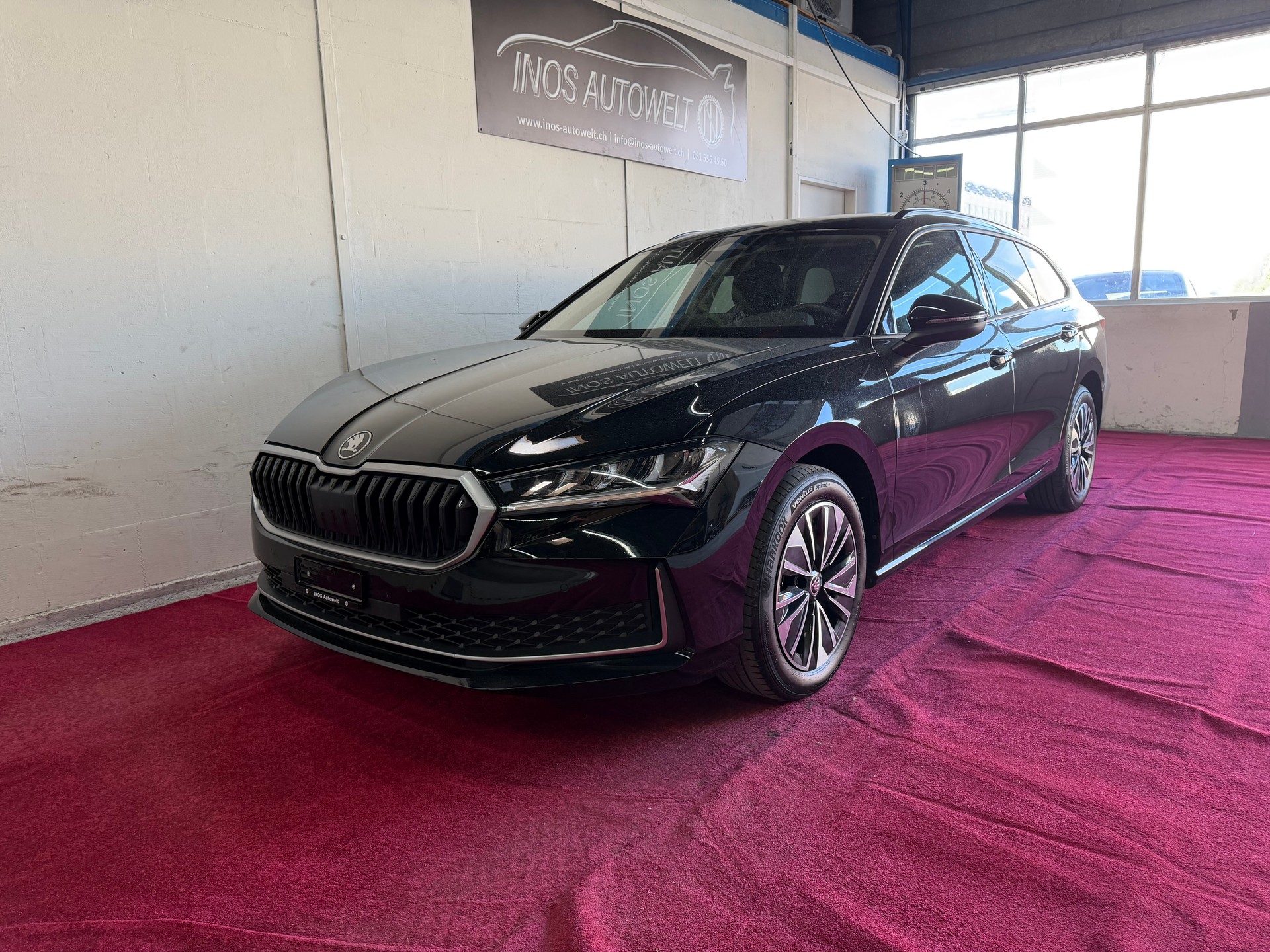 SKODA Superb Combi 2.0 TDi Selection DSG-image-0