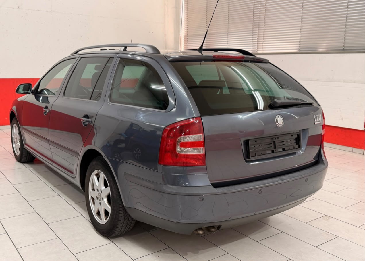 SKODA Octavia 2.0 TDI Elegance-image-2