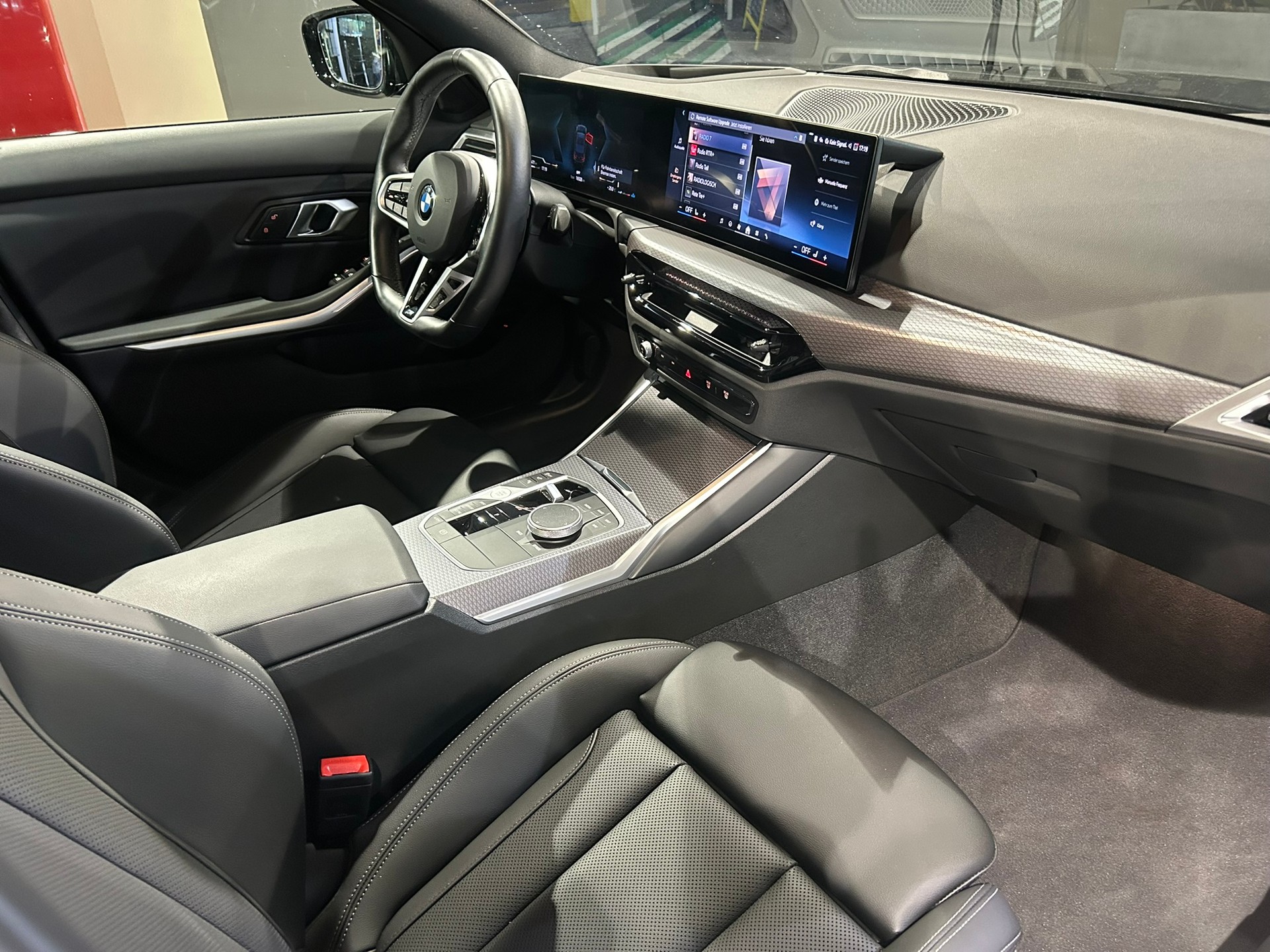 BMW 320d xDrive 48V Steptronic M Sport Pro-image-23