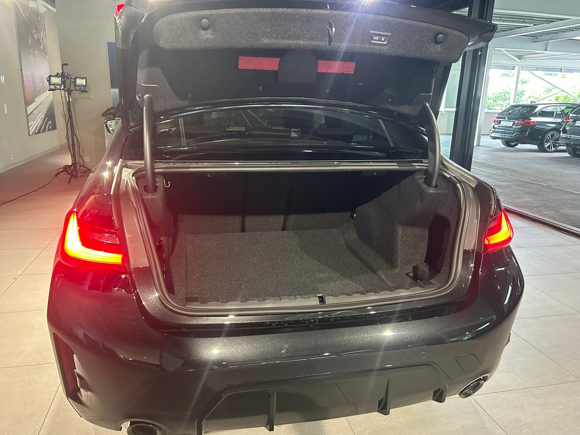 BMW 320d xDrive 48V Steptronic M Sport Pro-image-11