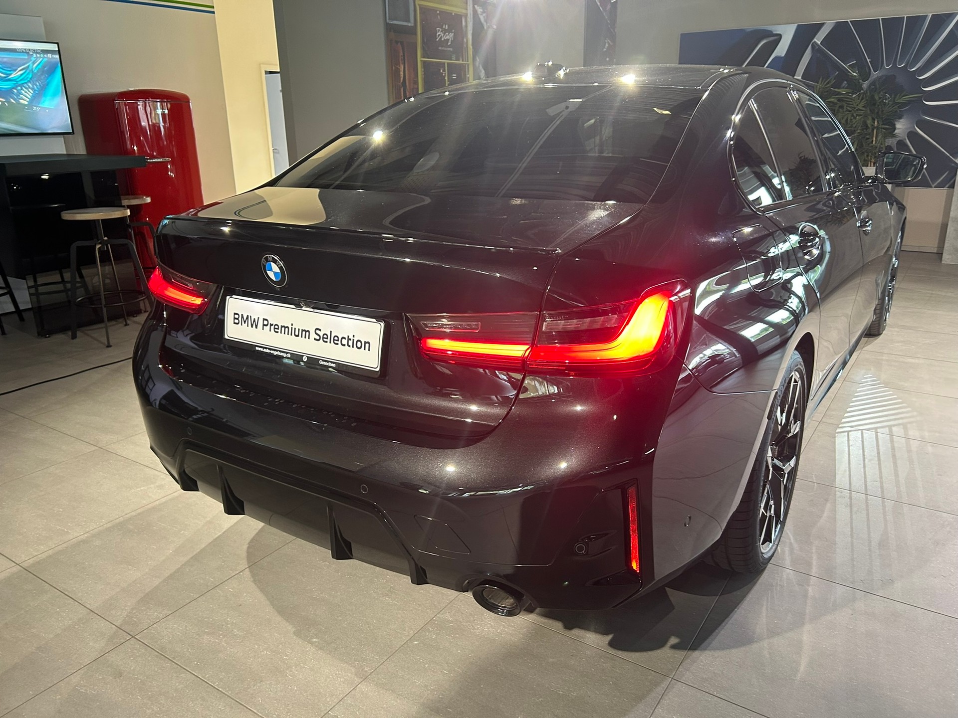 BMW 320d xDrive 48V Steptronic M Sport Pro-image-10