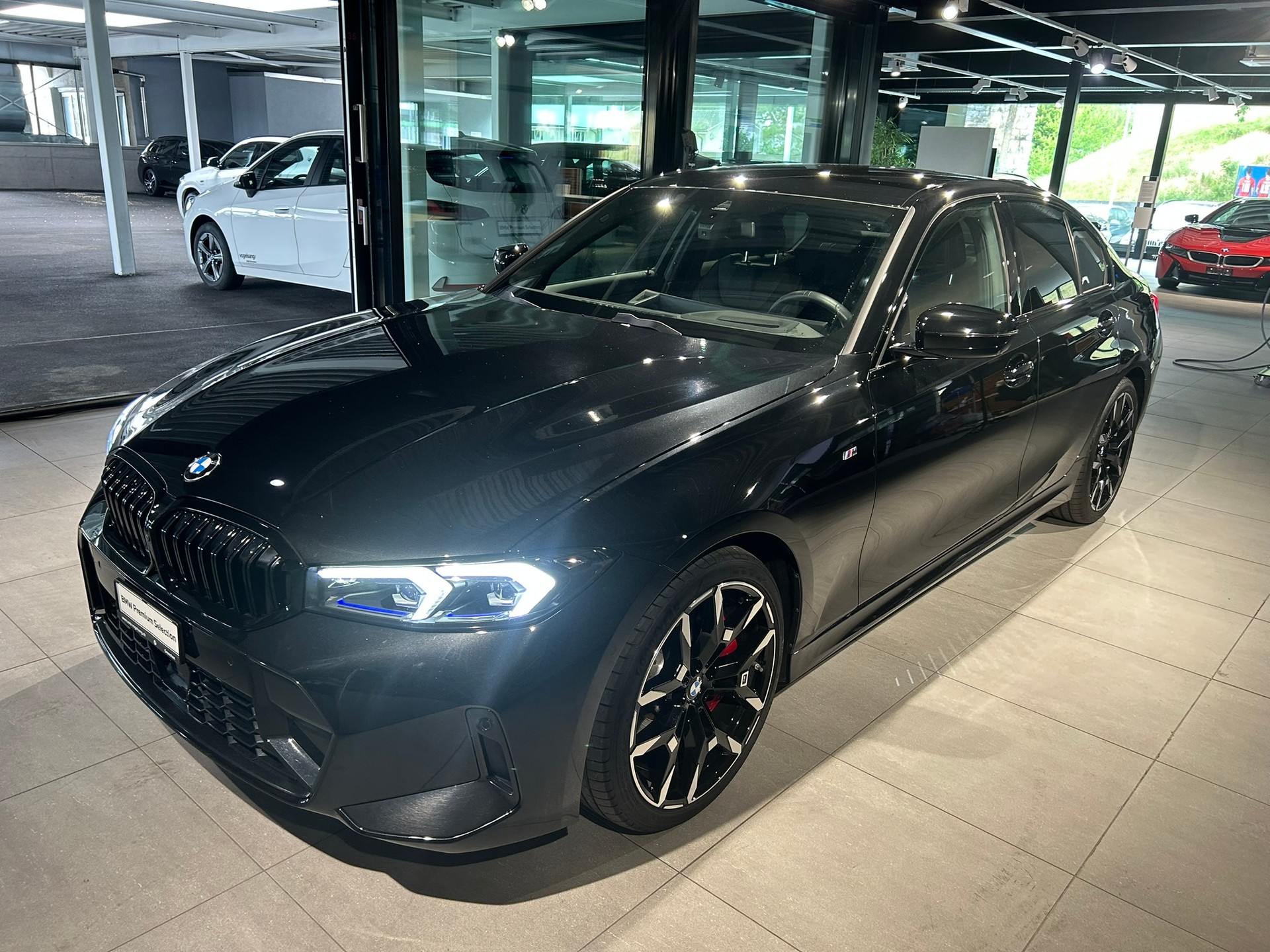 BMW 320d xDrive 48V Steptronic M Sport Pro-image-0