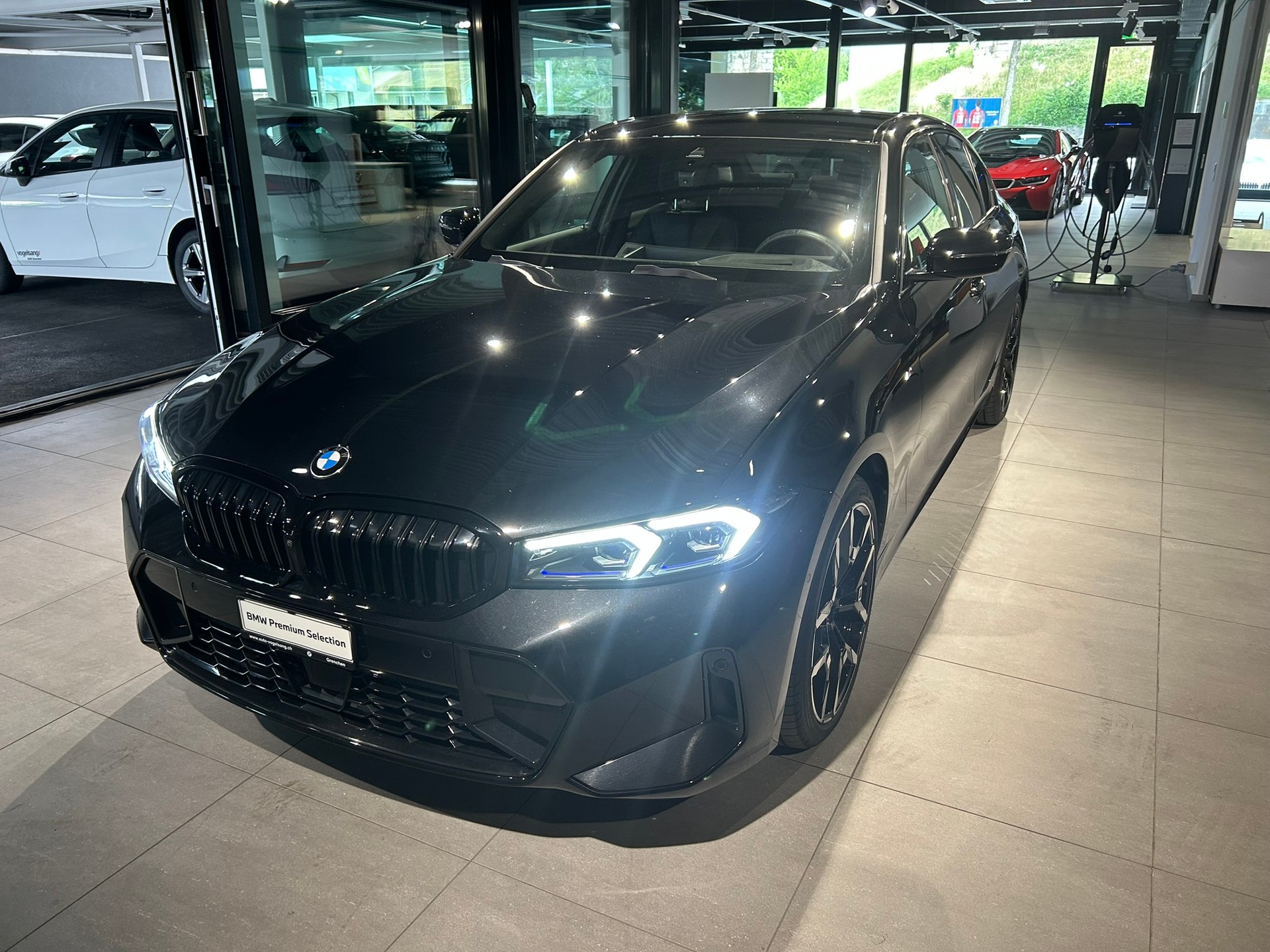 BMW 320d xDrive 48V Steptronic M Sport Pro-image-1