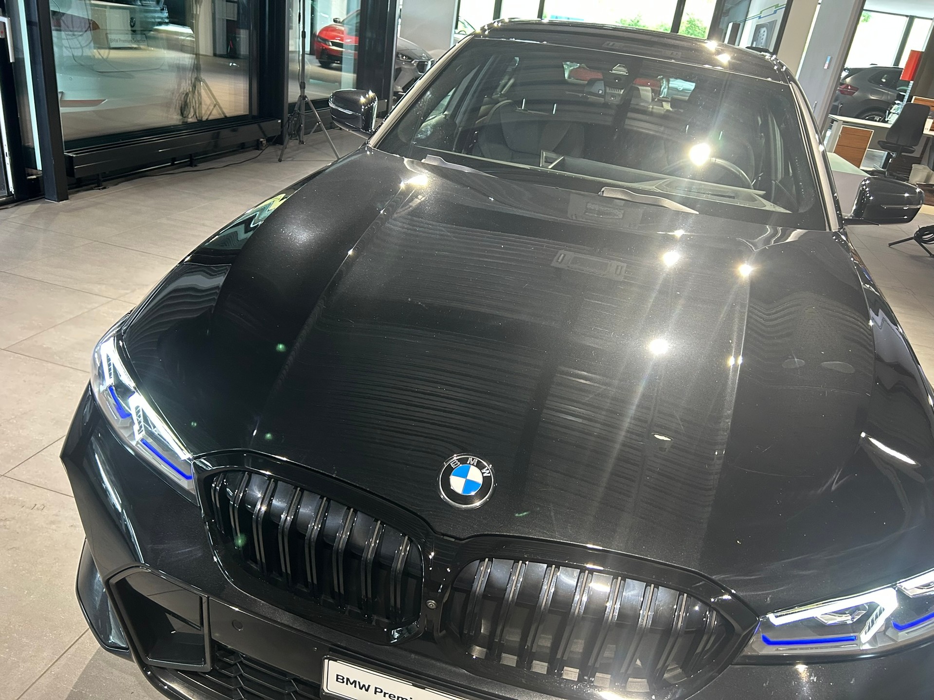 BMW 320d xDrive 48V Steptronic M Sport Pro-image-17