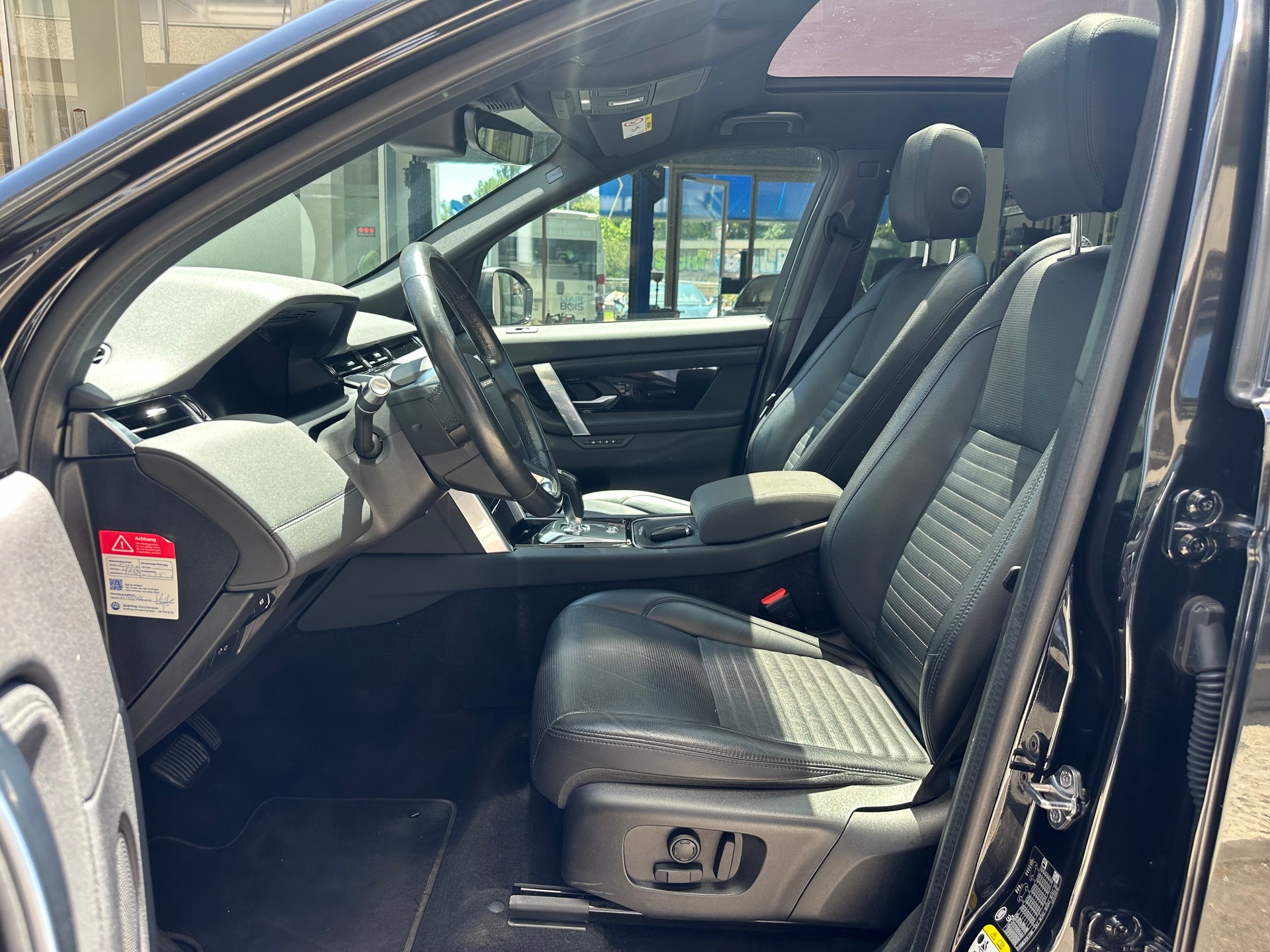 LAND ROVER Discovery Sport R Dyn D180 2.0D TD4 MHEV SE AWD AT9-image-6
