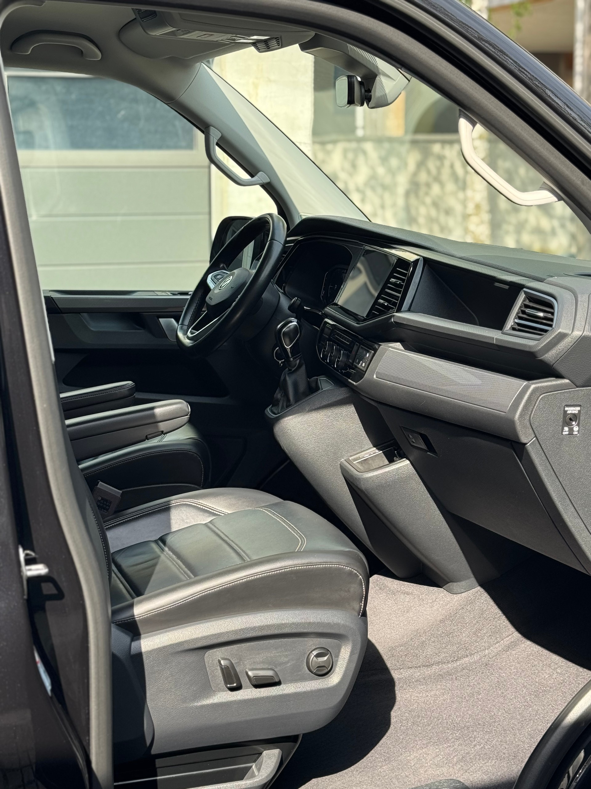 VW T6.1 Multivan 2.0 Bi-TDI Highline 4Motion DSG-image-15