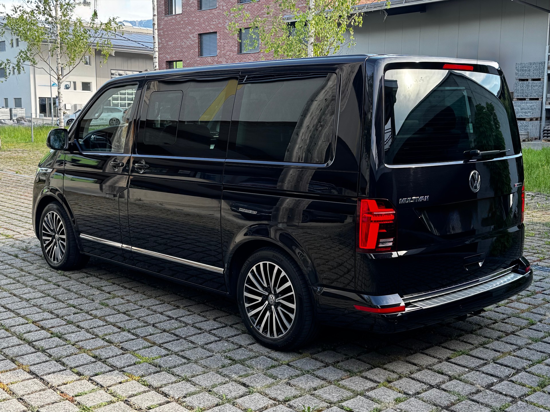 VW T6.1 Multivan 2.0 Bi-TDI Highline 4Motion DSG-image-6