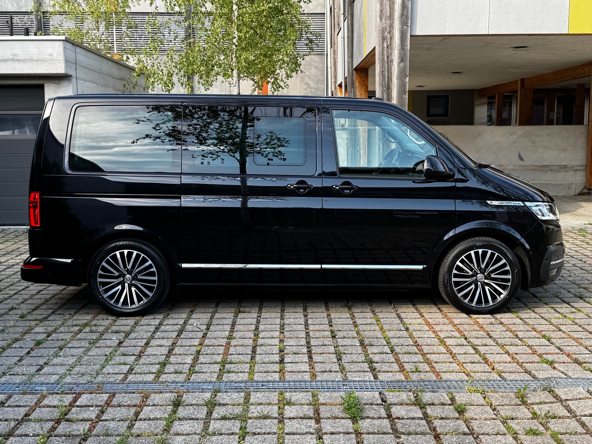 VW T6.1 Multivan 2.0 Bi-TDI Highline 4Motion DSG-image-2