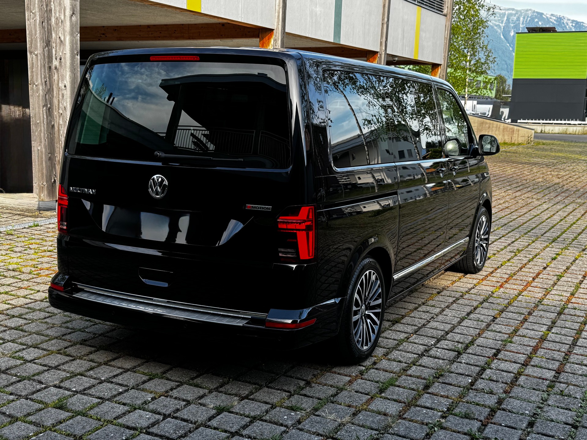 VW T6.1 Multivan 2.0 Bi-TDI Highline 4Motion DSG-image-3