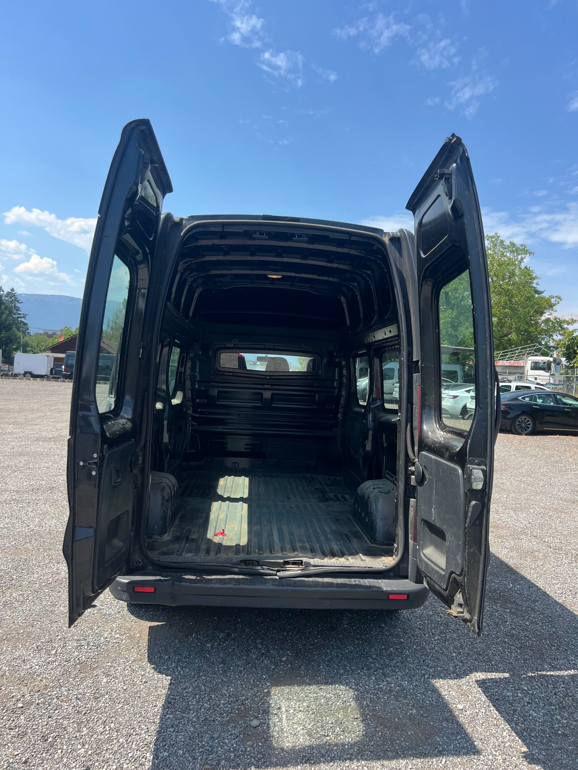 RENAULT Trafic 1.6 ENERGY TwinT. dCi145 2.9t Business L2H2-image-15