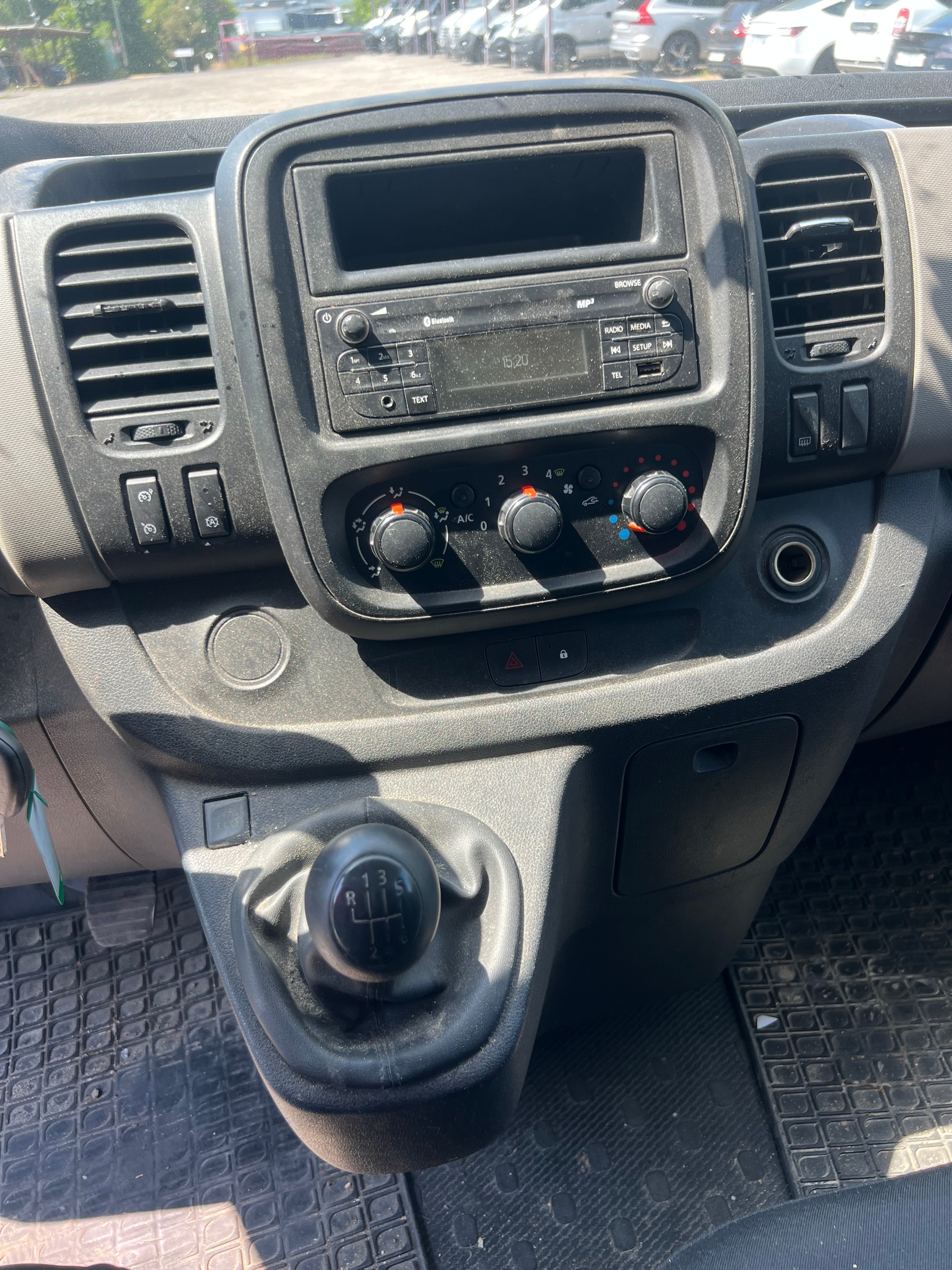 RENAULT Trafic 1.6 ENERGY TwinT. dCi145 2.9t Business L2H2-image-13