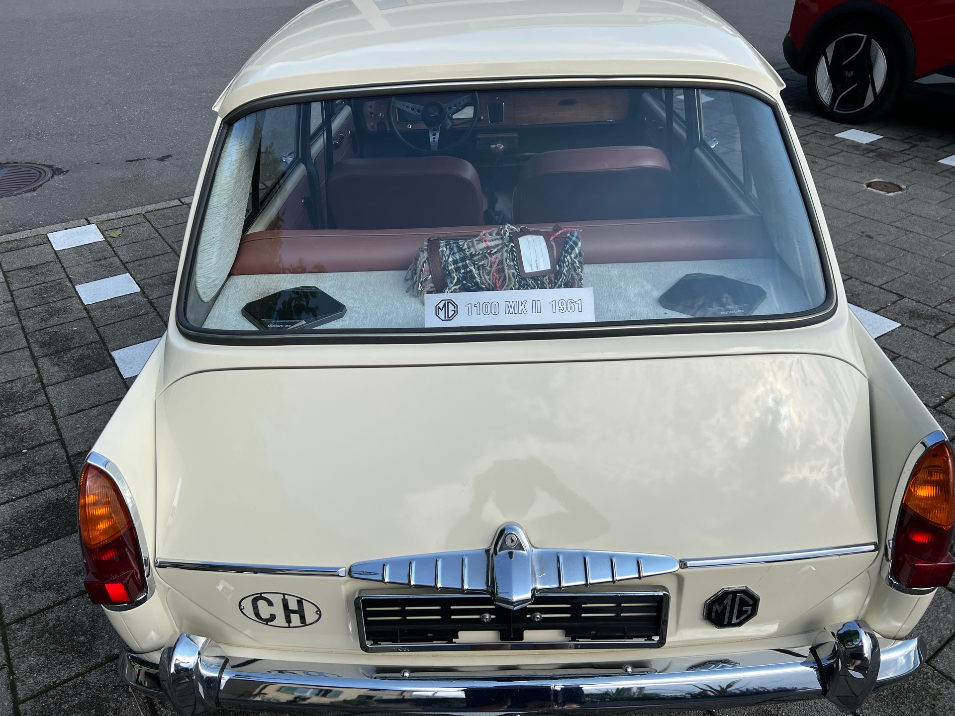 MG 1100-image-4