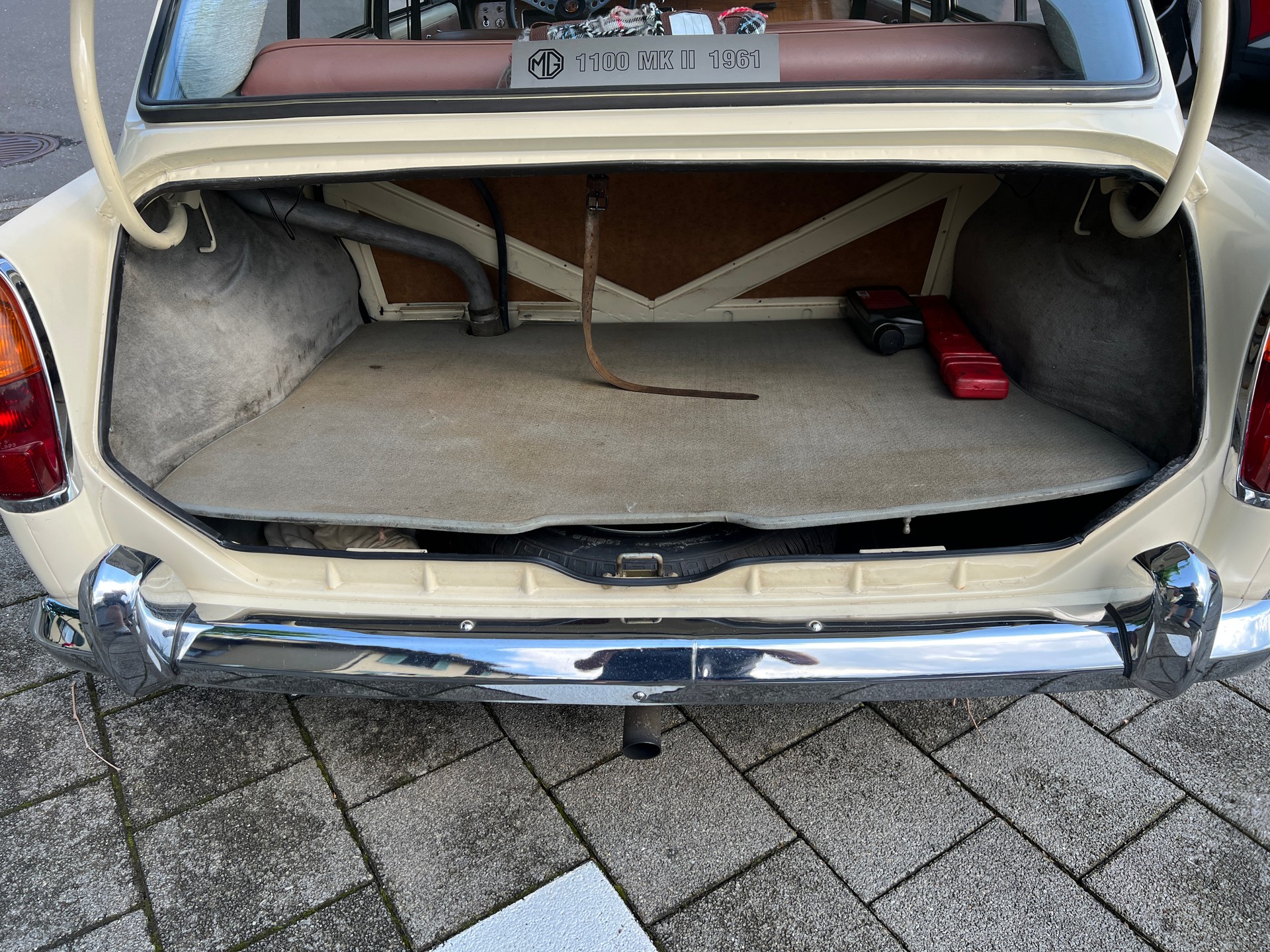 MG 1100-image-13