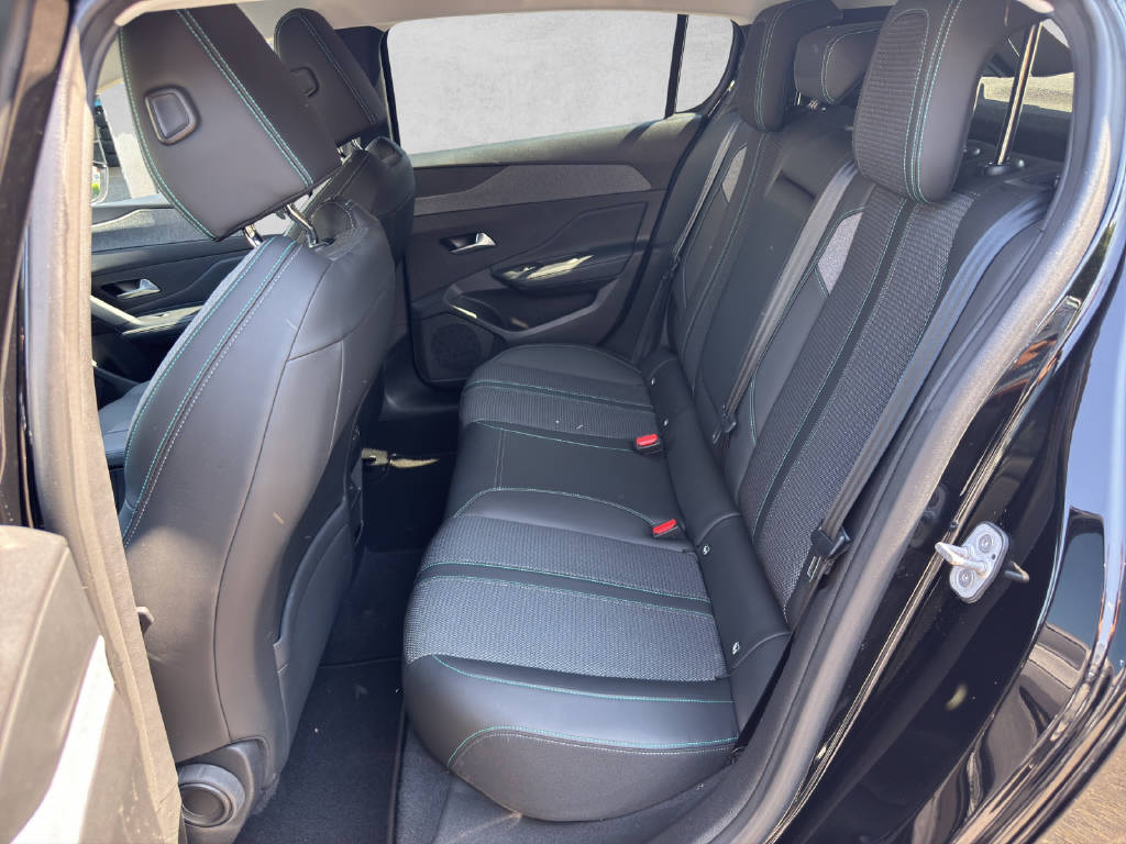 PEUGEOT 308 1.2 PureTech Allure Pack-image-6