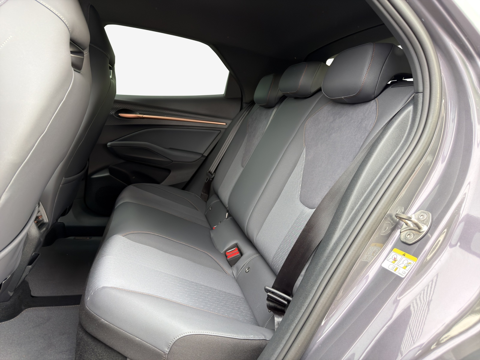 CUPRA Raval 52 kWh Dynamic+ Launch Edition-image-11