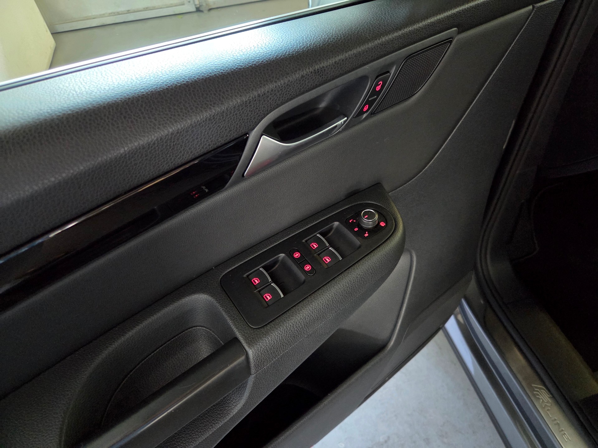 SEAT Alhambra 7-Plätzer 2.0 TSI 220 FR Line DSG-image-16