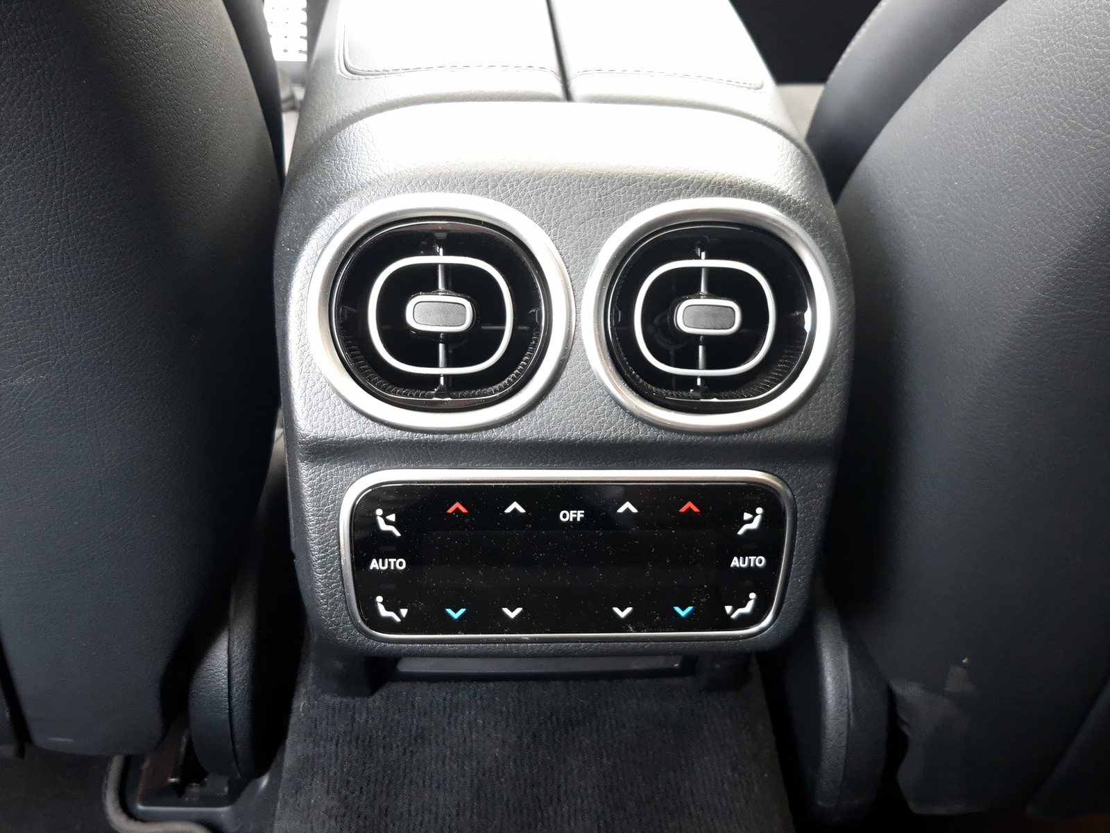 MERCEDES-BENZ C 220 d 4Matic T-Modell AMG Line-image-14