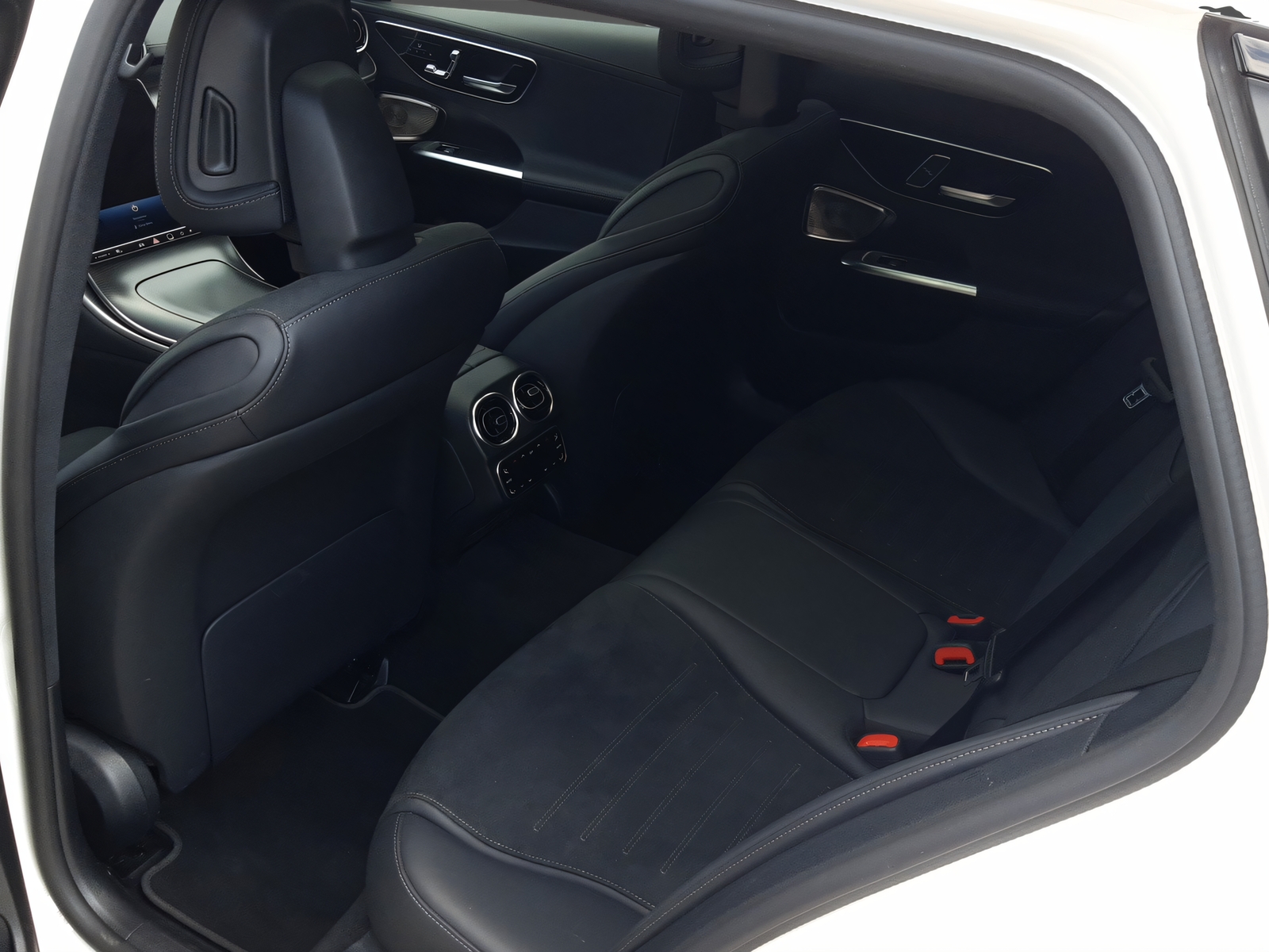MERCEDES-BENZ C 220 d 4Matic T-Modell AMG Line-image-7