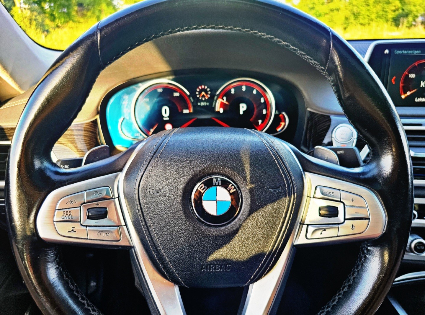BMW 750Li xDrive-image-2