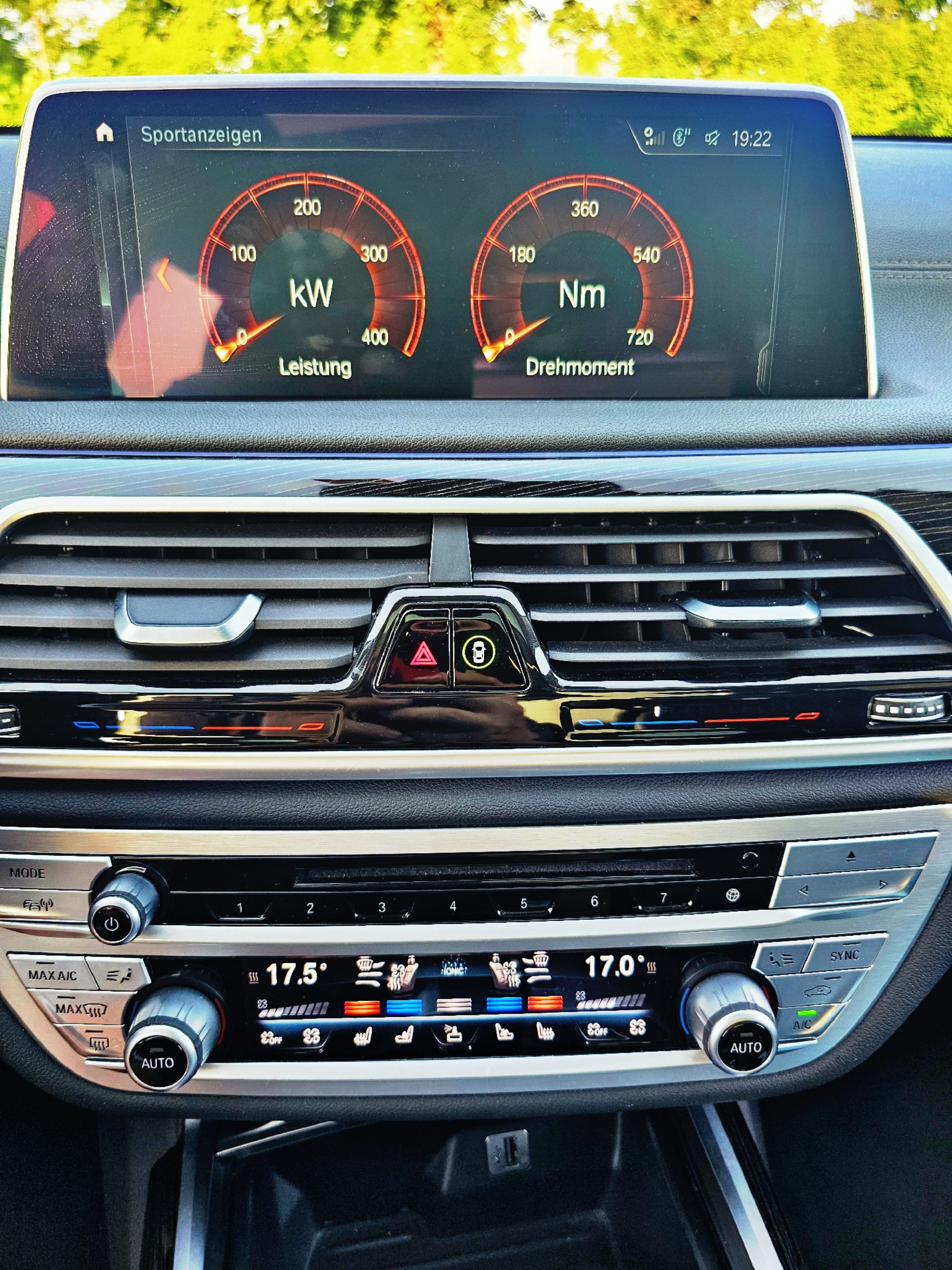 BMW 750Li xDrive-image-5
