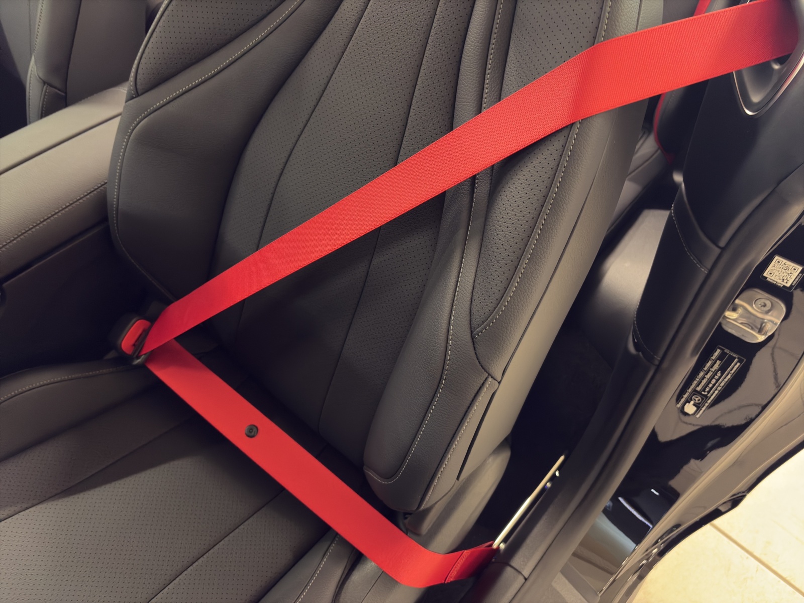 MERCEDES-BENZ CLE 200 4M Cabriolet-image-11