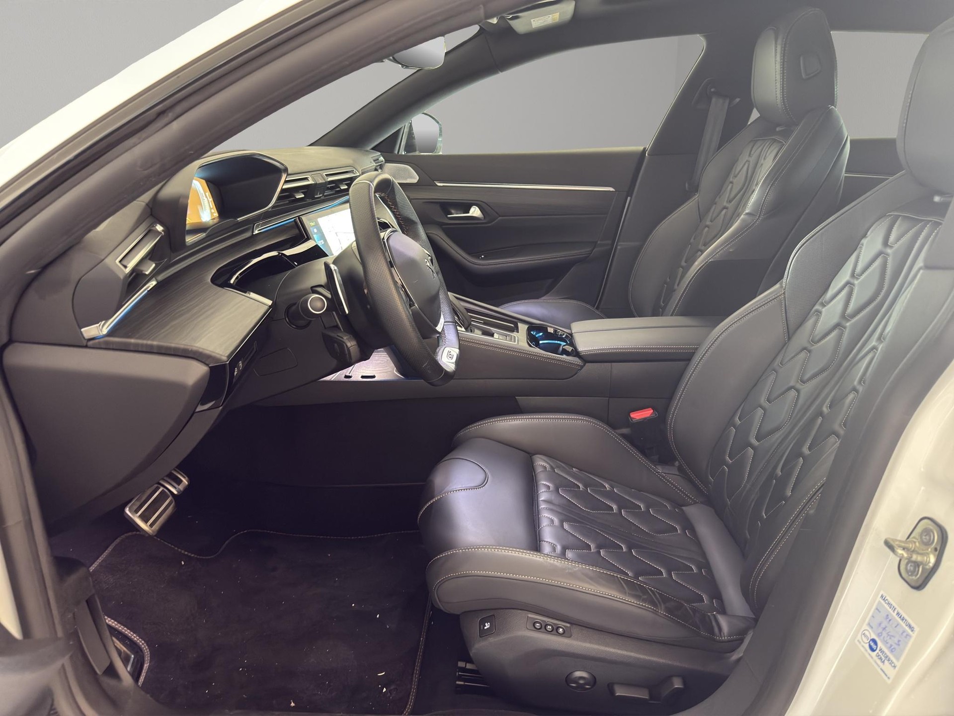 PEUGEOT 508 SW 1.6 Plug-in Hybrid GT-showroom-element-1