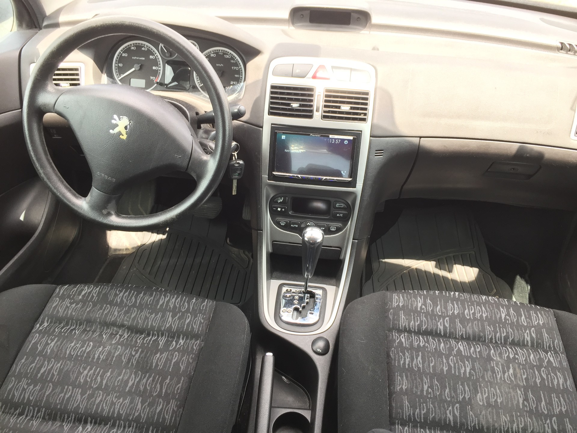 PEUGEOT 307-image-8