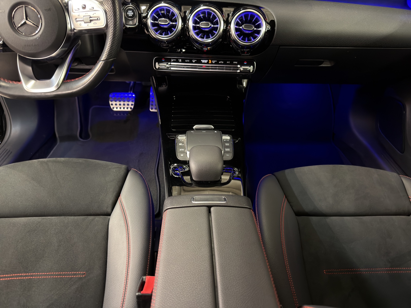 MERCEDES-BENZ A 180 AMG - NightStar / Rückfahrkamera / Soundsystem / Sitzkomfort-Paket-image-11
