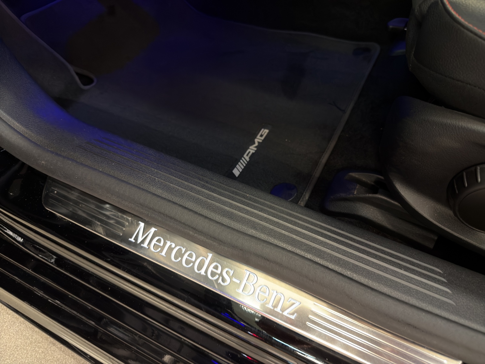 MERCEDES-BENZ A 180 AMG - NightStar / Rückfahrkamera / Soundsystem / Sitzkomfort-Paket-image-15